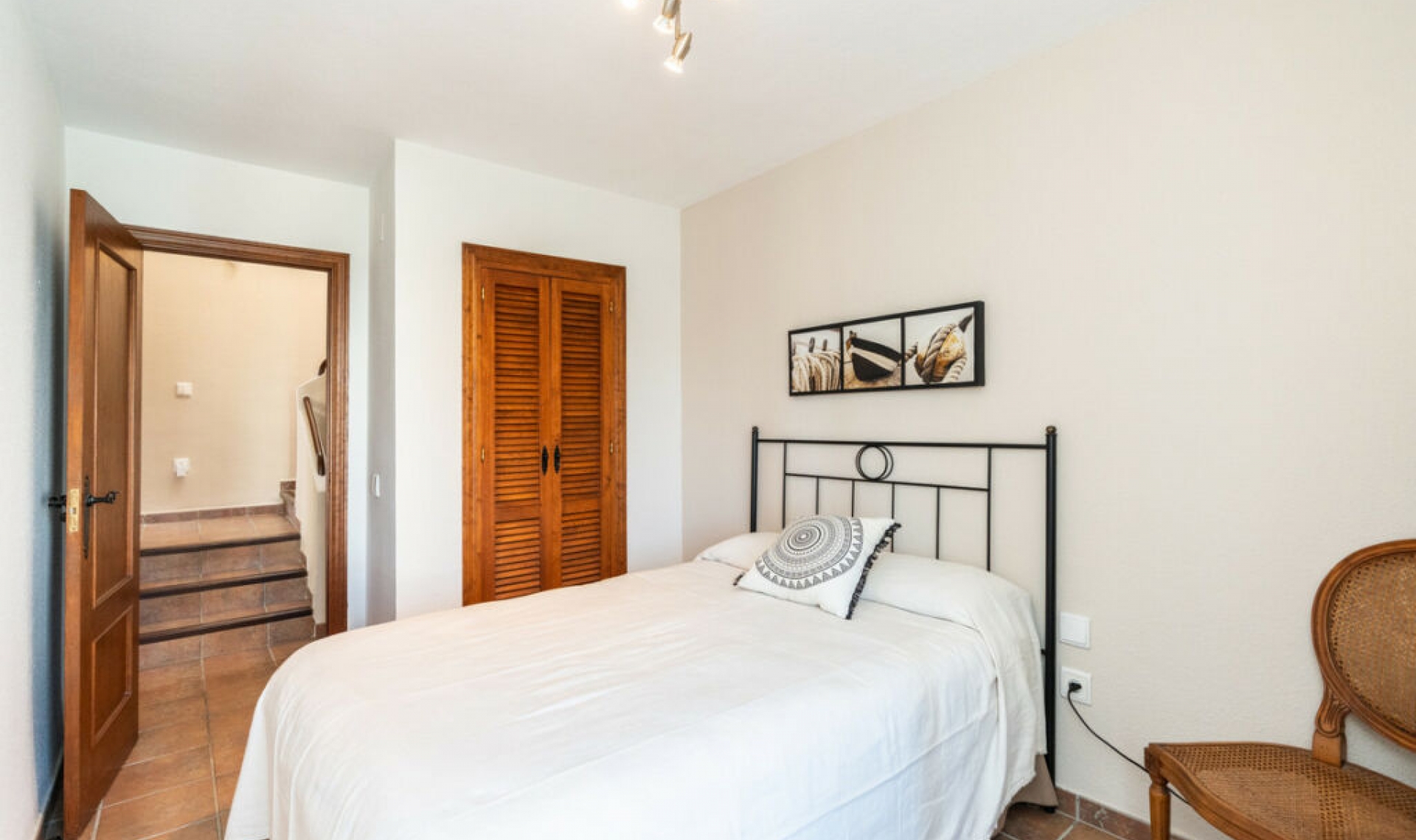 Resale - House -
Casares