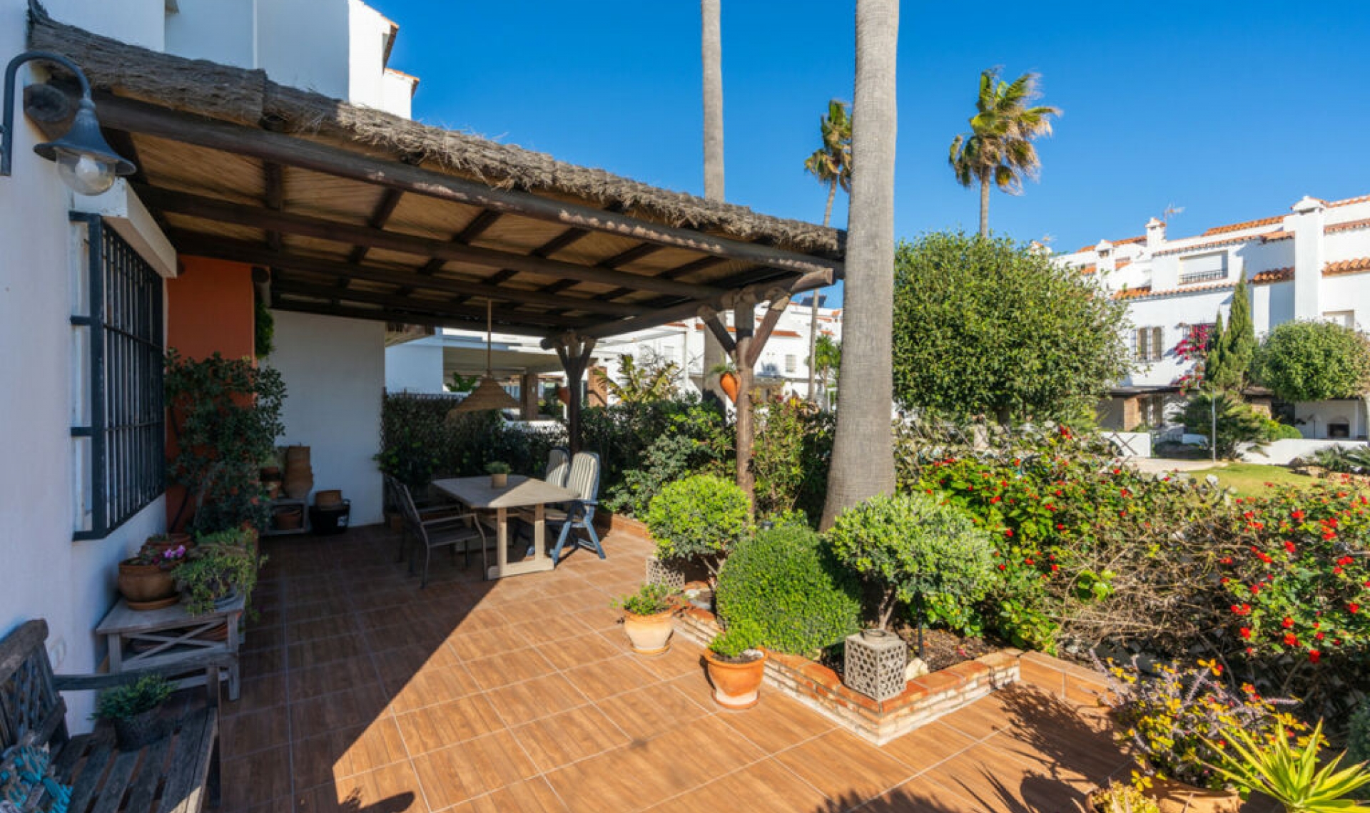 Resale - House -
Casares