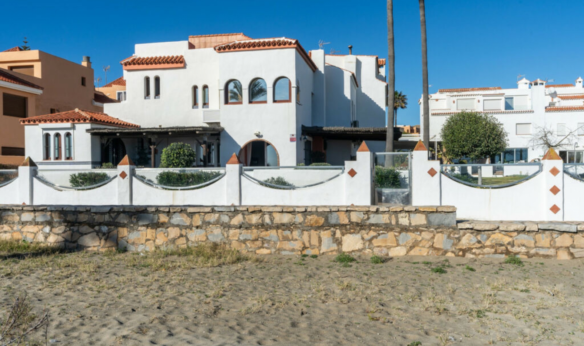 Resale - House -
Casares