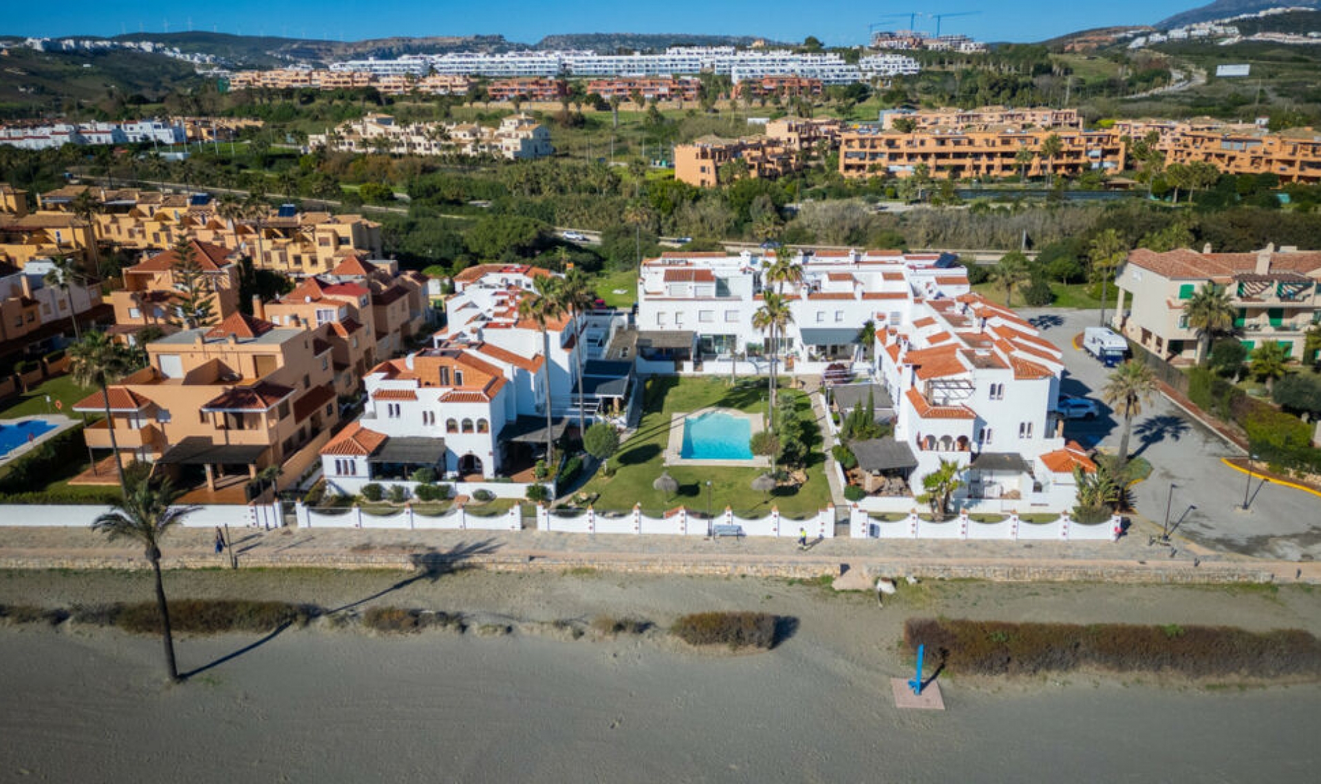 Resale - House -
Casares