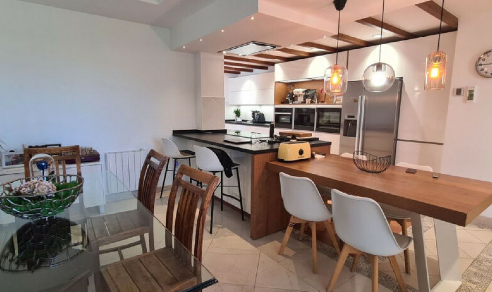 Resale - House -
Cerros del Aguila