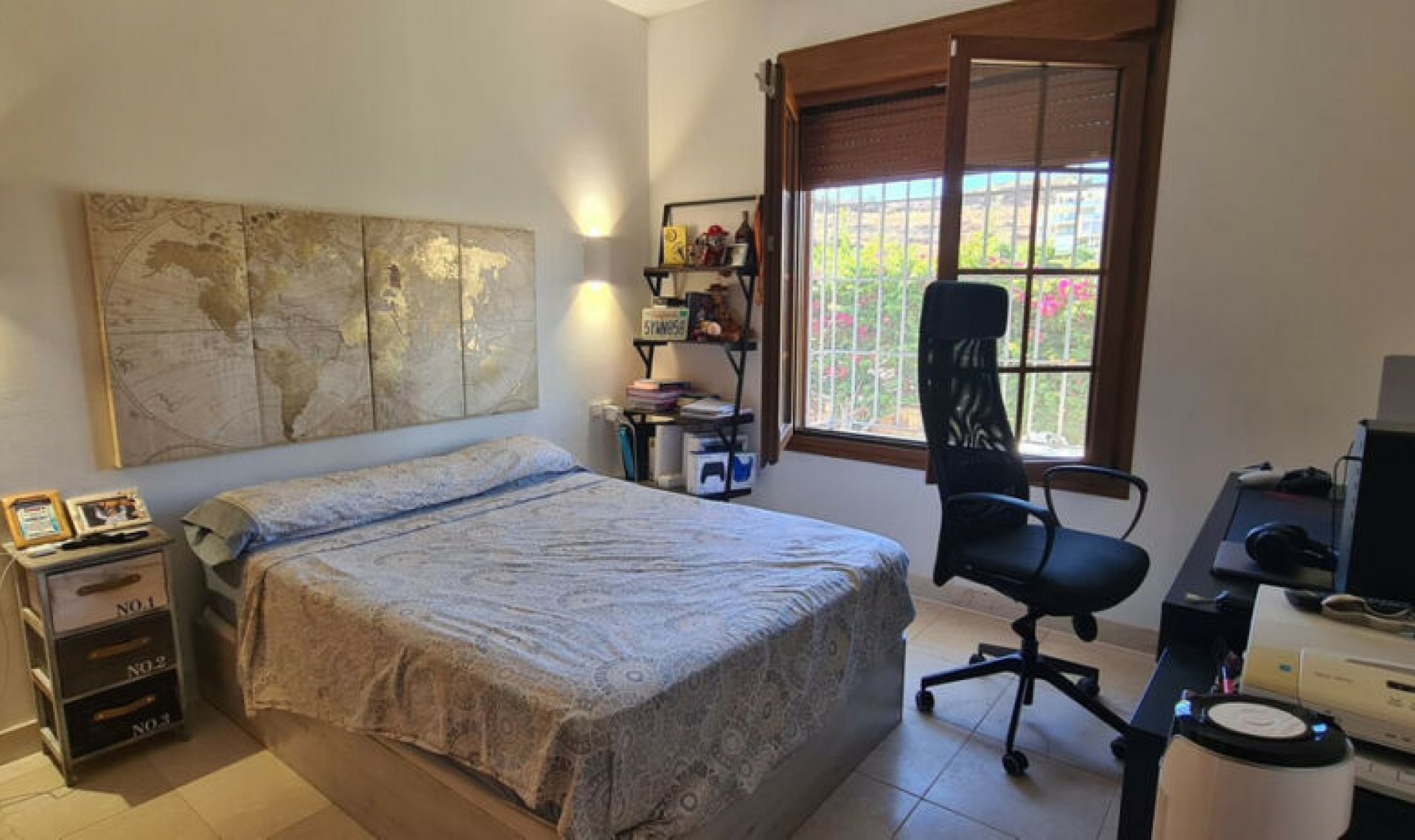 Resale - House -
Cerros del Aguila