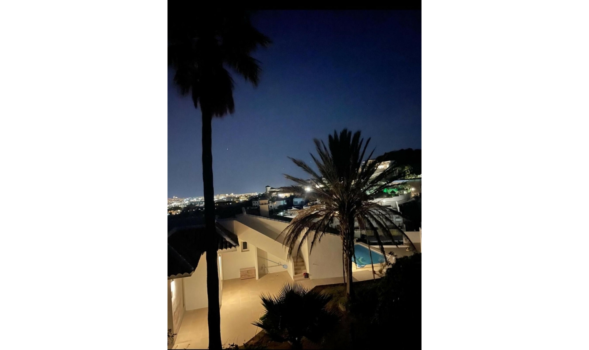 Resale - House -
Cerros del Aguila