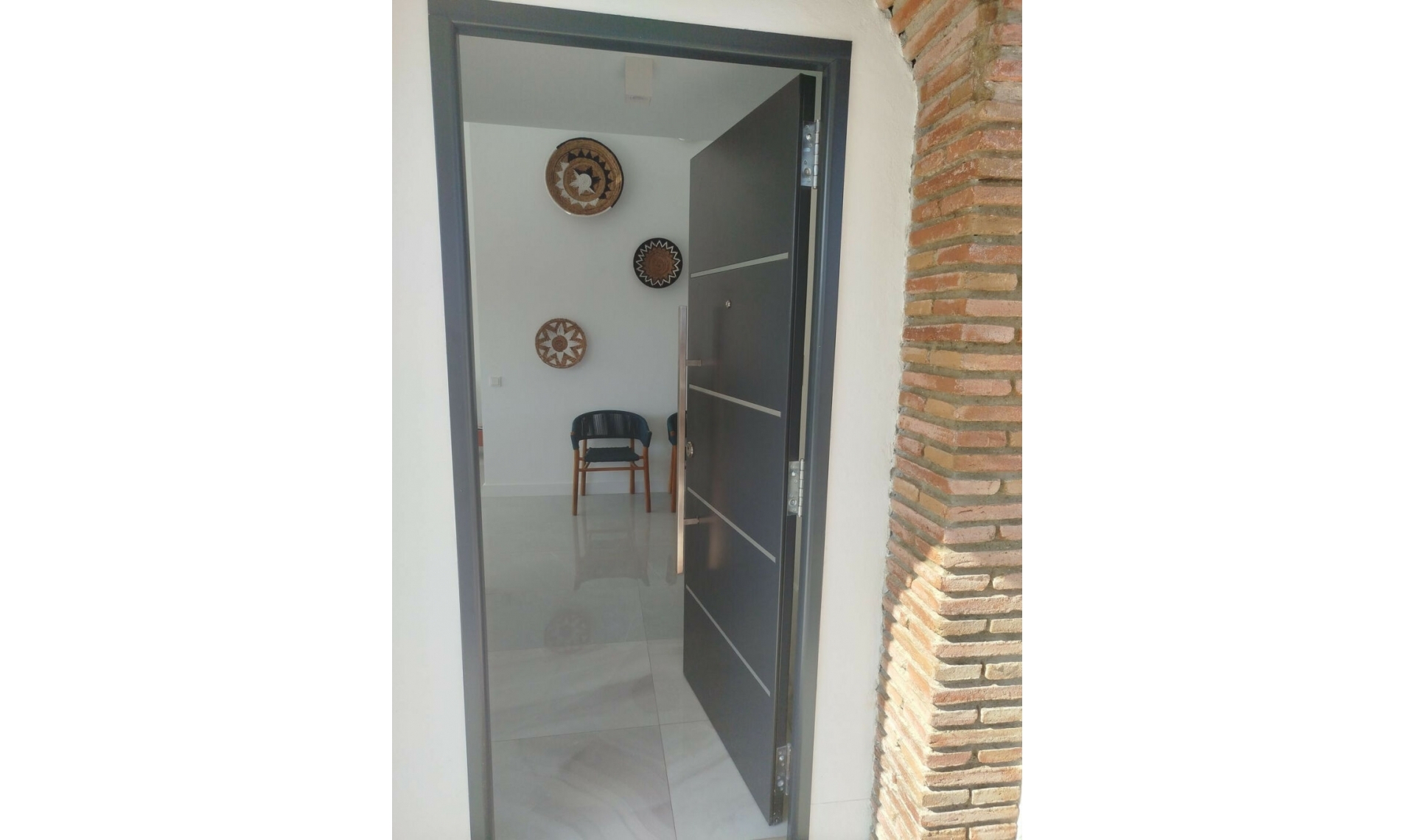 Resale - House -
Cerros del Aguila