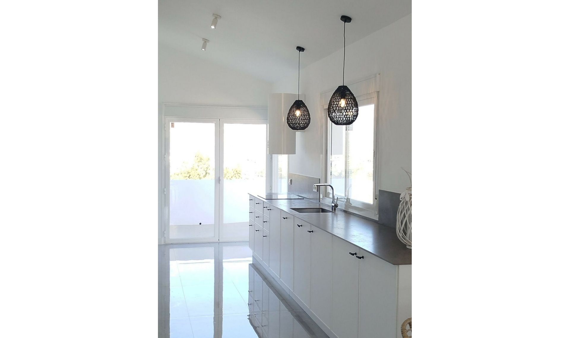 Resale - House -
Cerros del Aguila