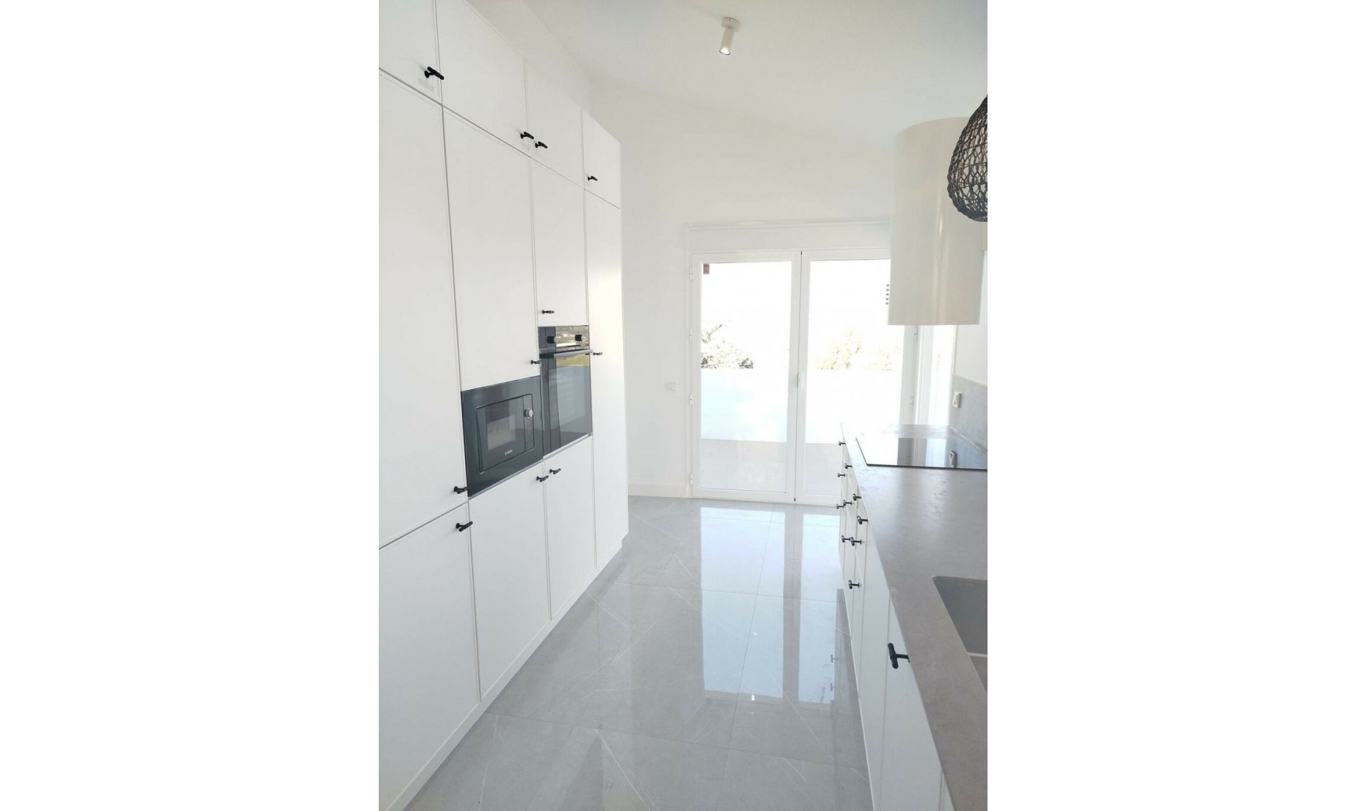 Resale - House -
Cerros del Aguila