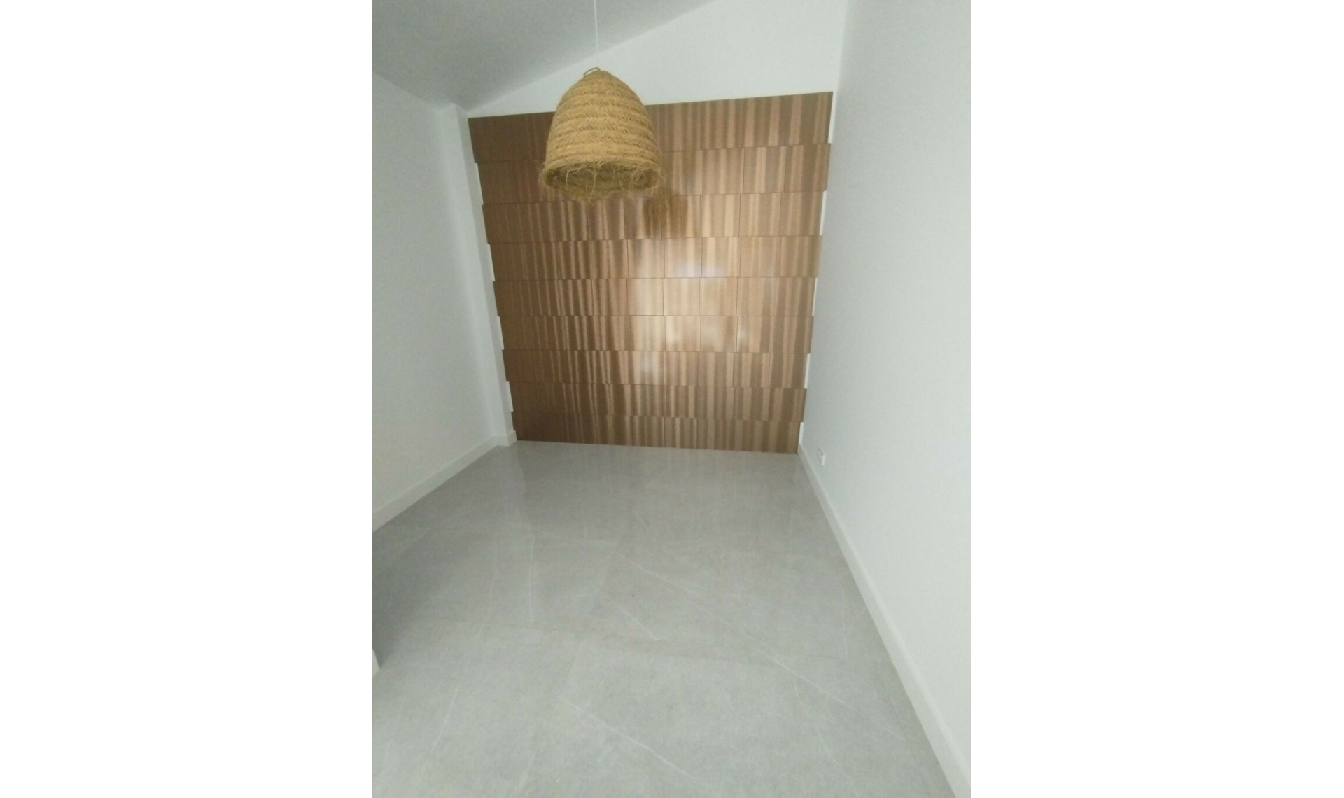 Resale - House -
Cerros del Aguila