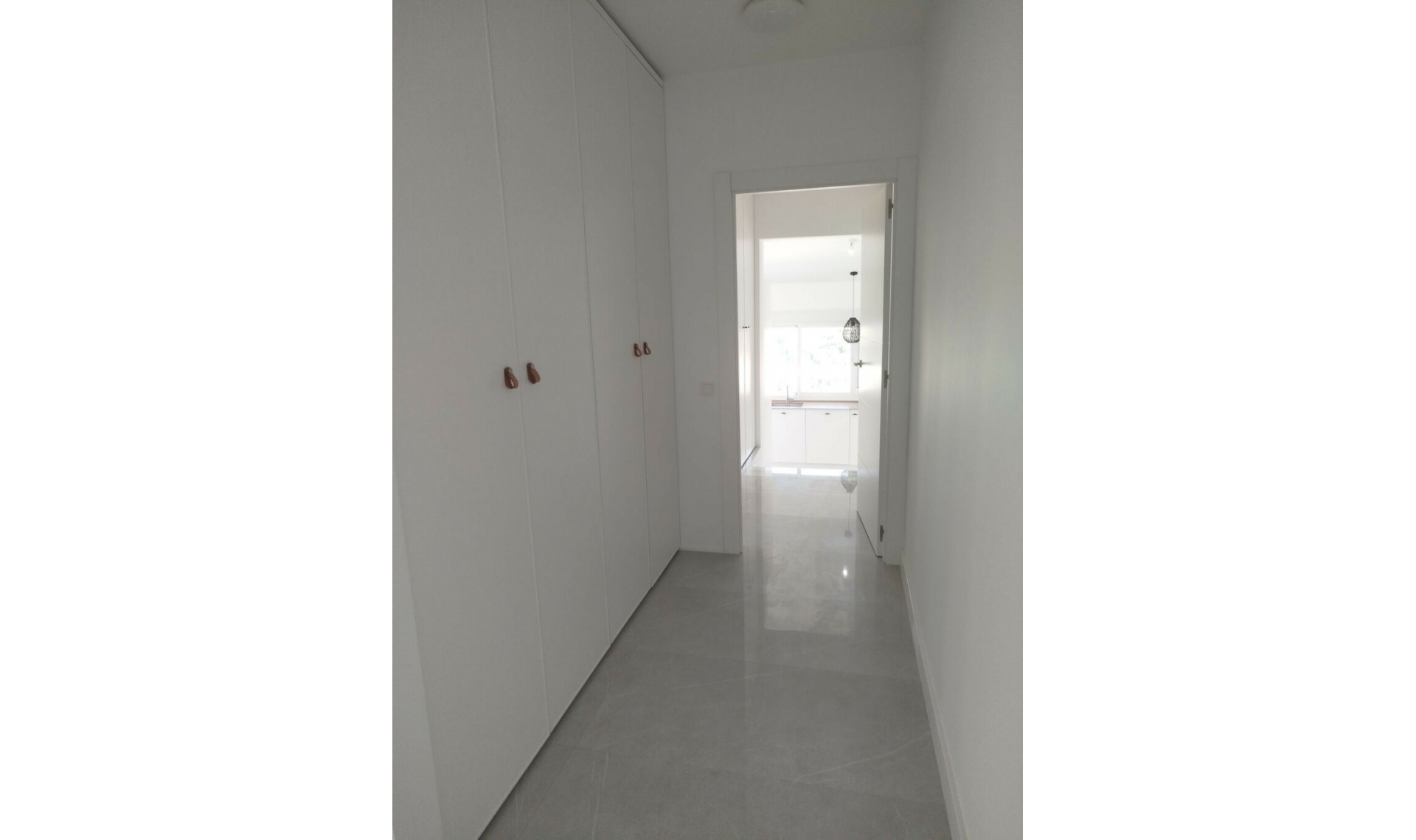 Resale - House -
Cerros del Aguila