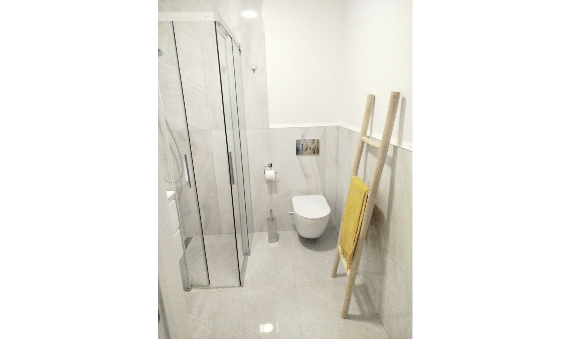 Resale - House -
Cerros del Aguila