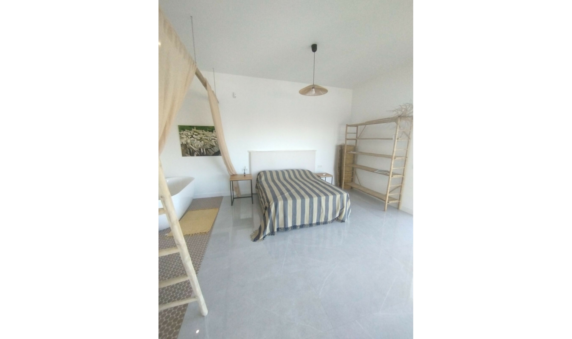 Resale - House -
Cerros del Aguila