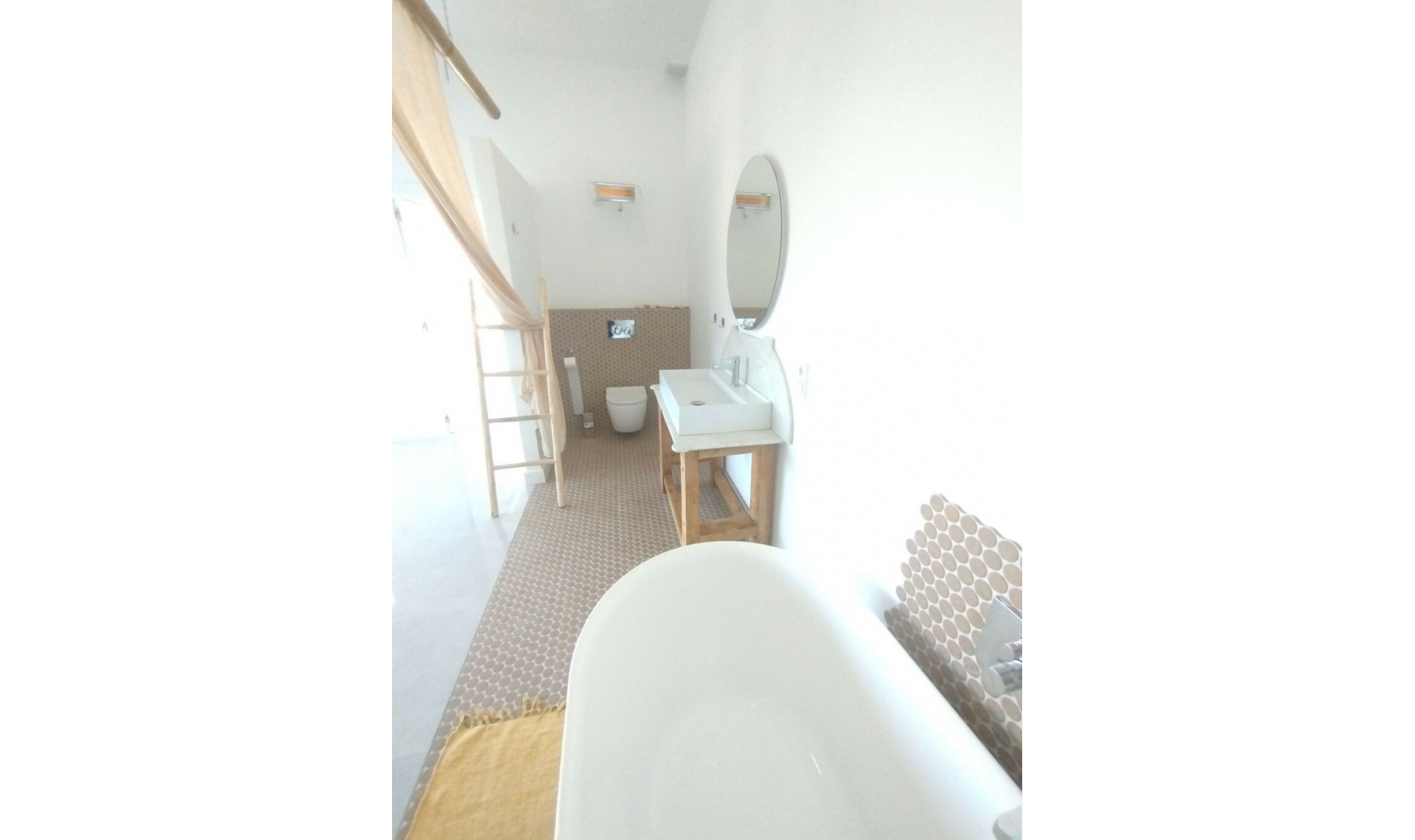 Resale - House -
Cerros del Aguila