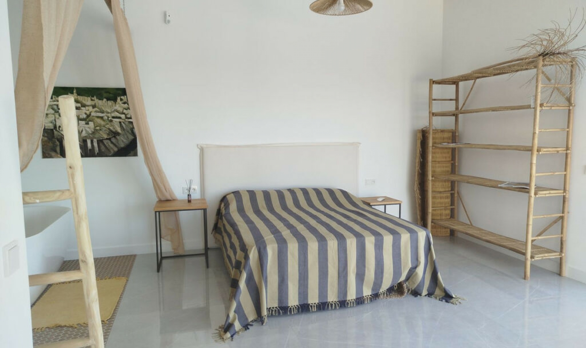 Resale - House -
Cerros del Aguila