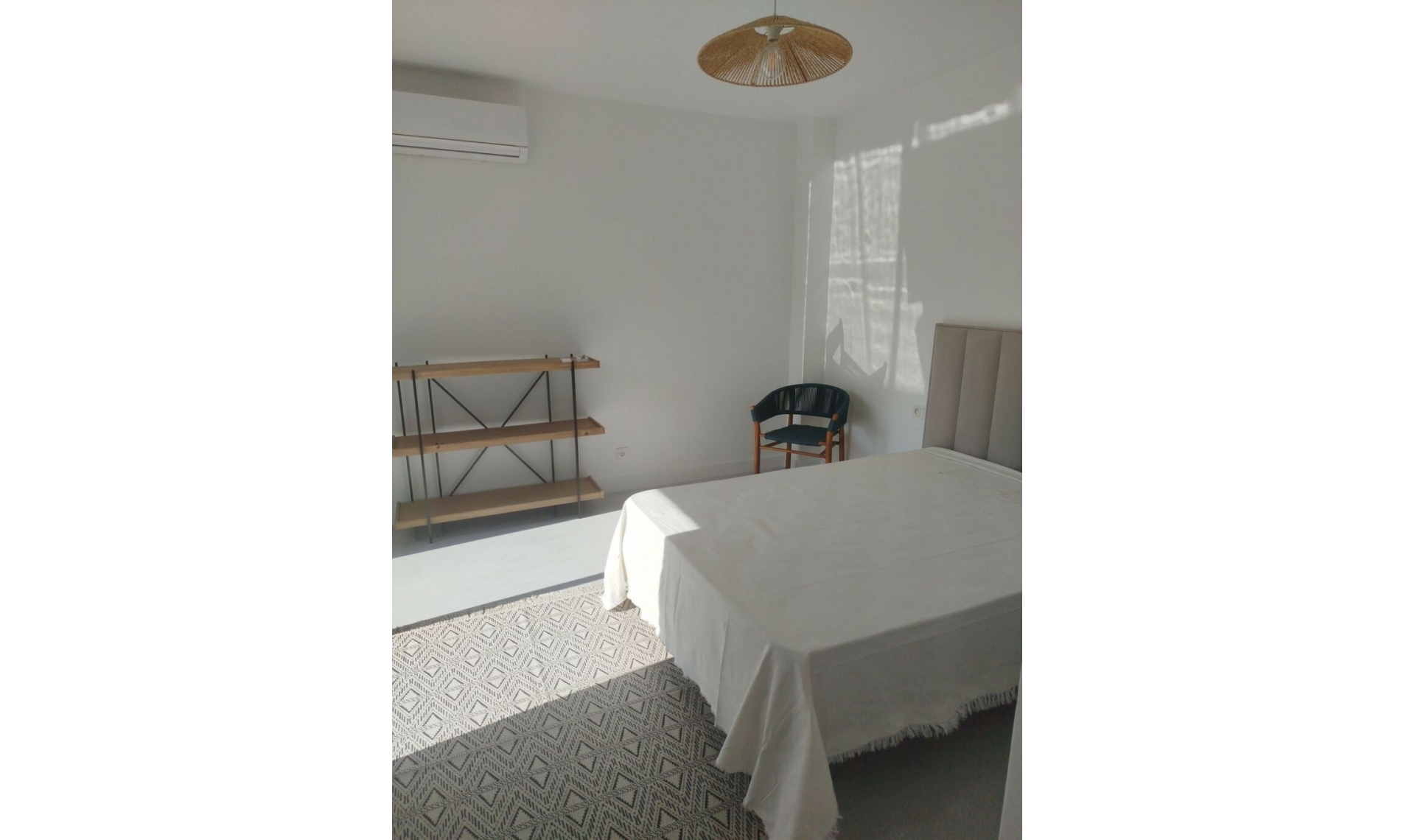 Resale - House -
Cerros del Aguila