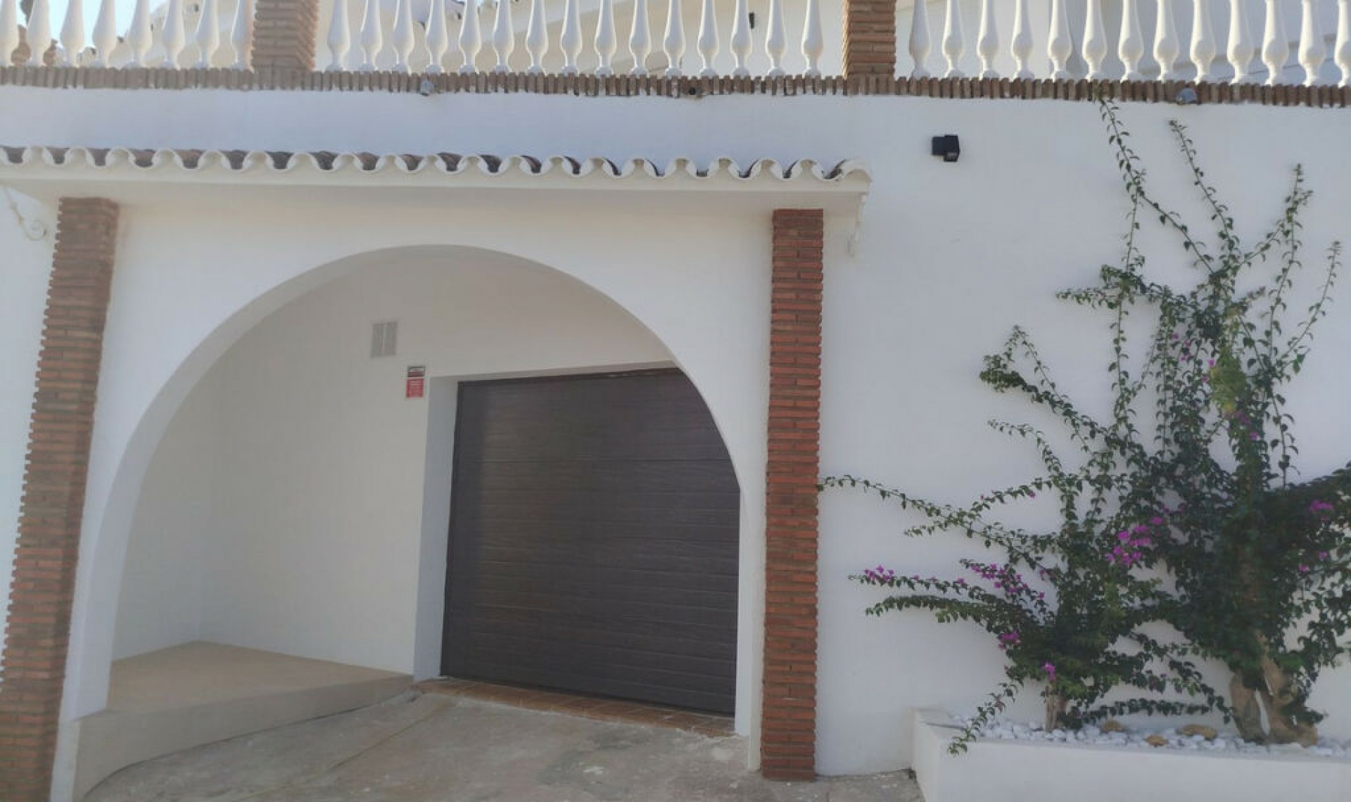 Resale - House -
Cerros del Aguila