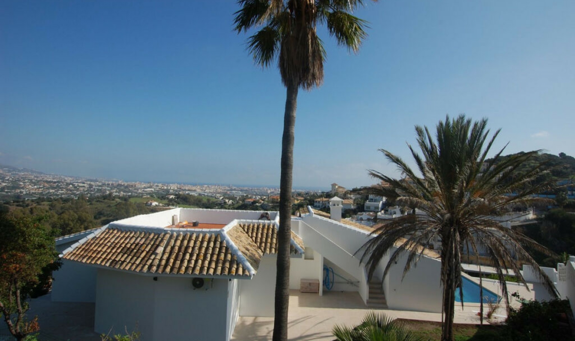 Resale - House -
Cerros del Aguila