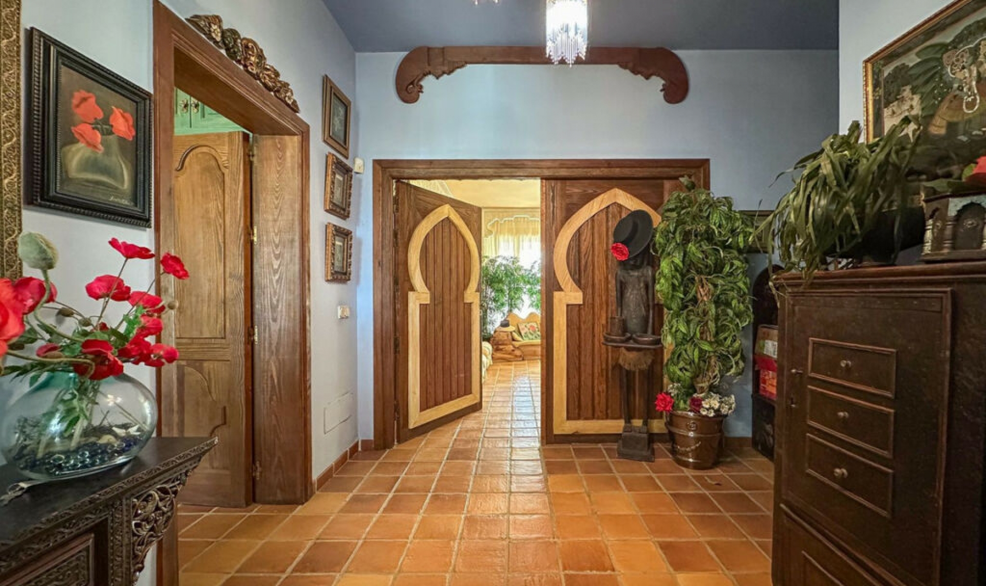 Resale - House -
Cerros del Aguila