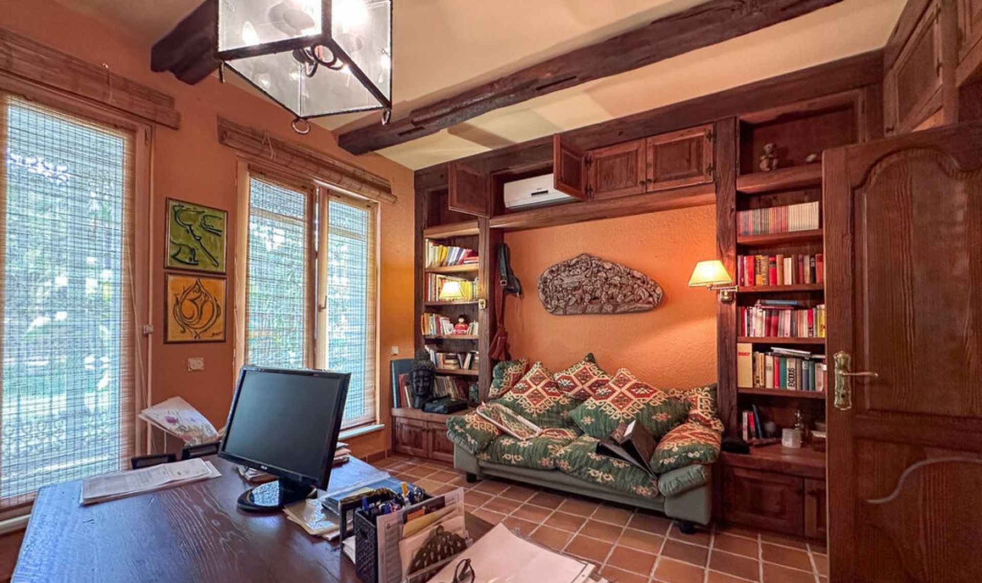 Resale - House -
Cerros del Aguila