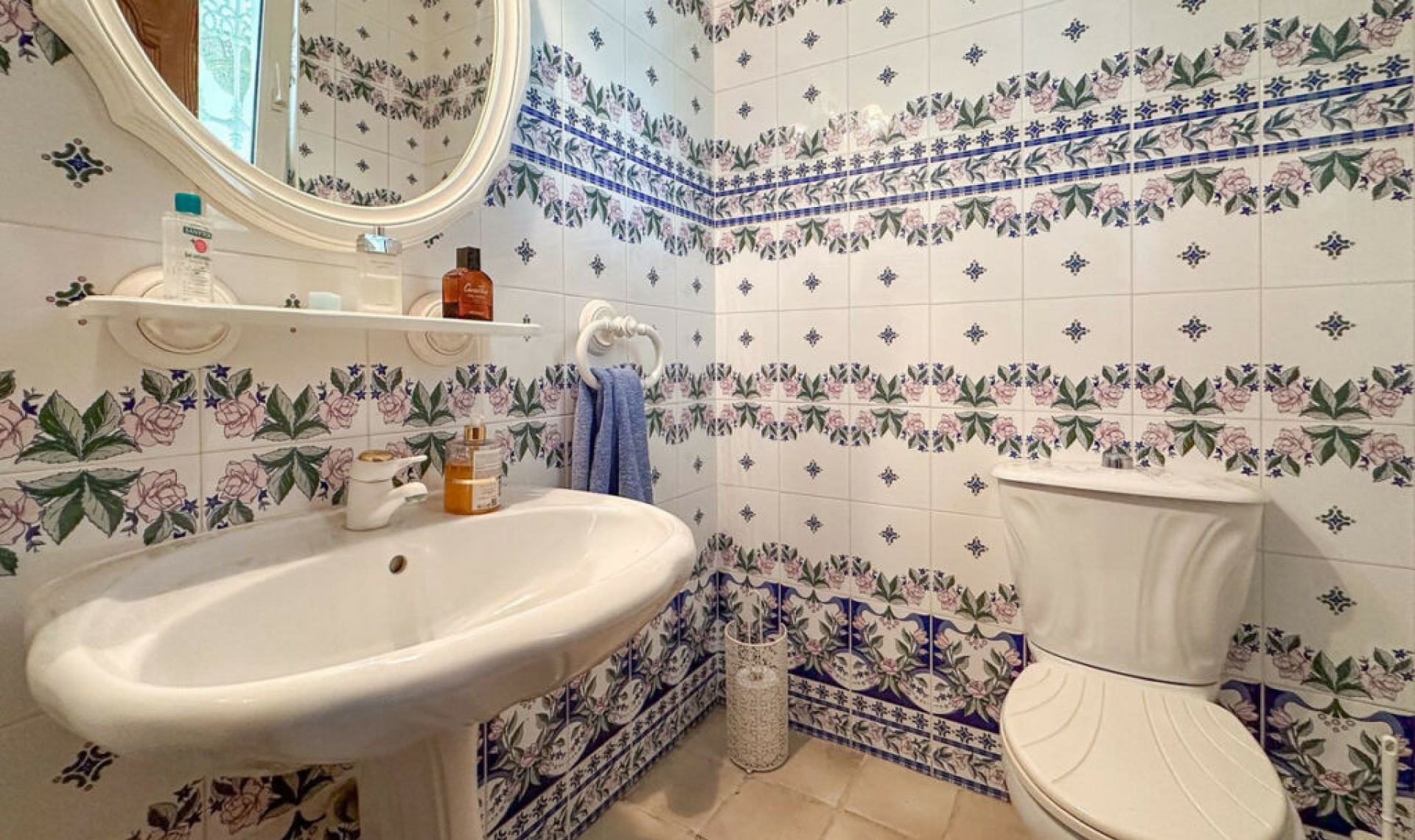 Resale - House -
Cerros del Aguila