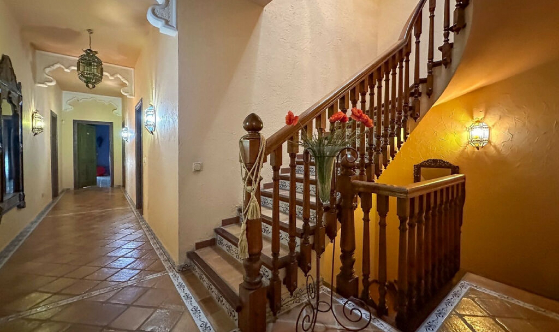 Resale - House -
Cerros del Aguila