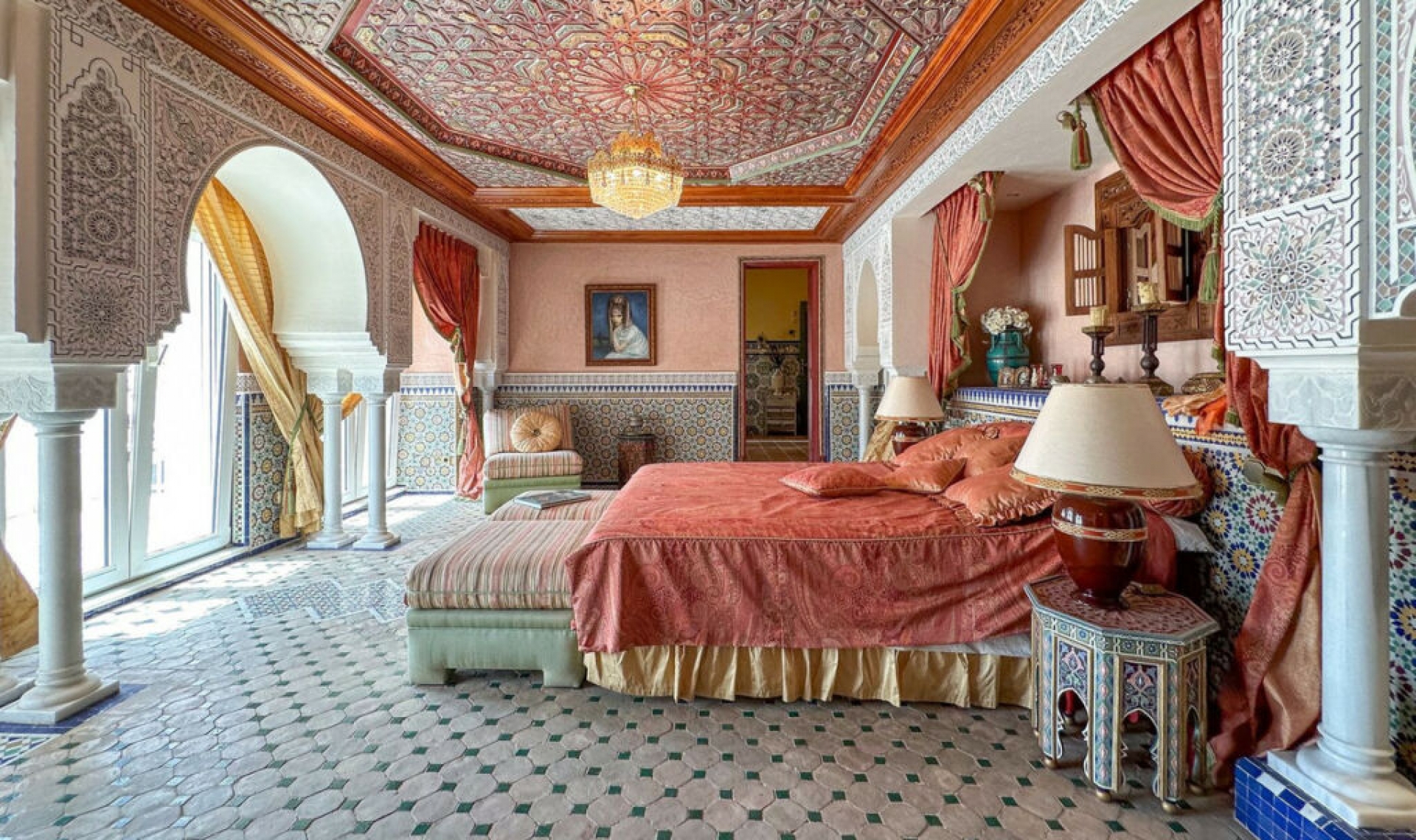 Resale - House -
Cerros del Aguila