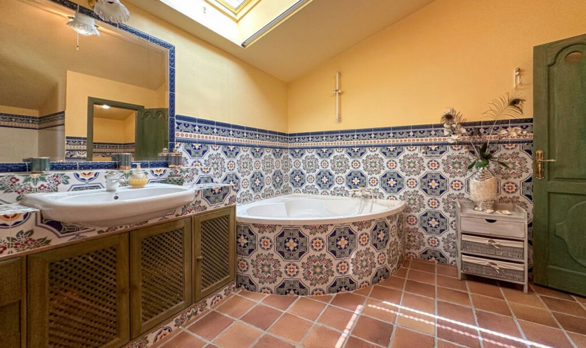 Resale - House -
Cerros del Aguila