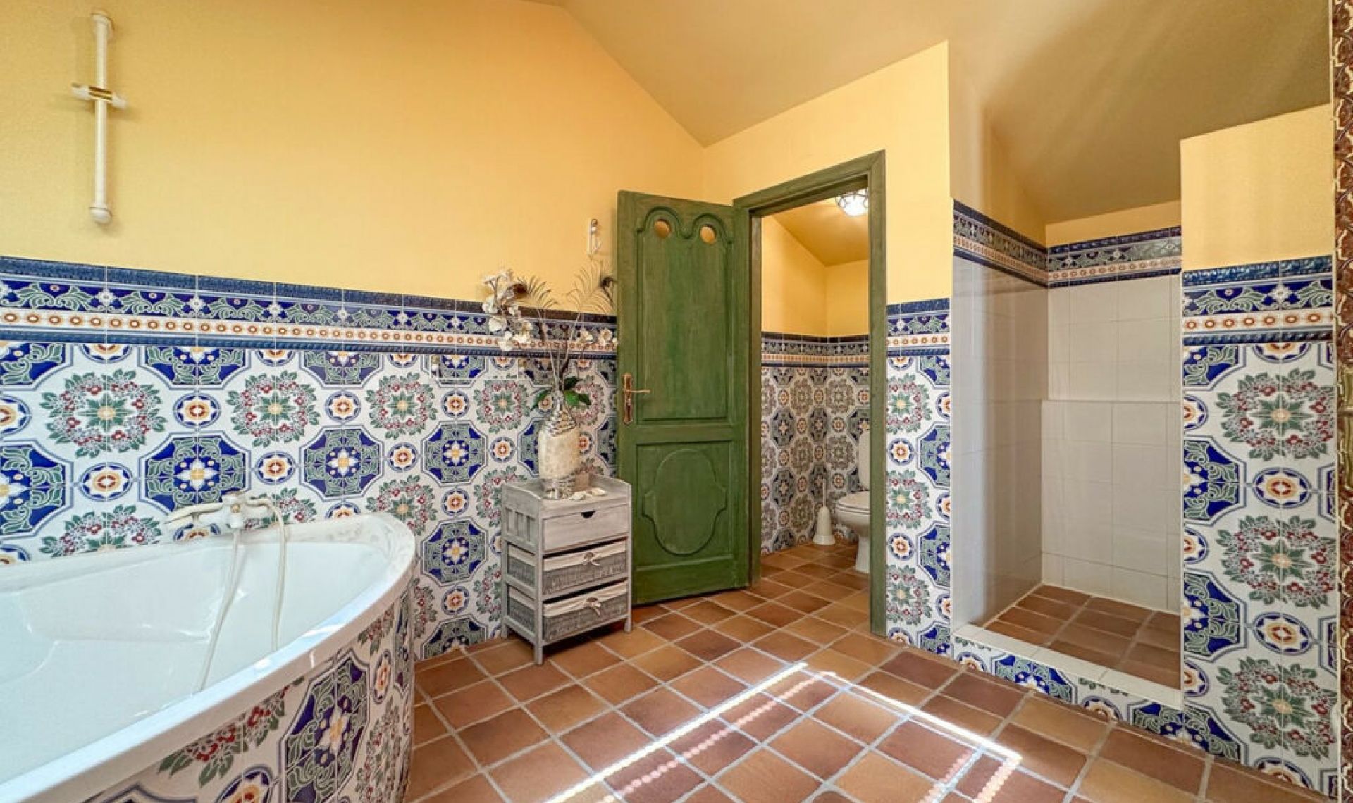 Resale - House -
Cerros del Aguila