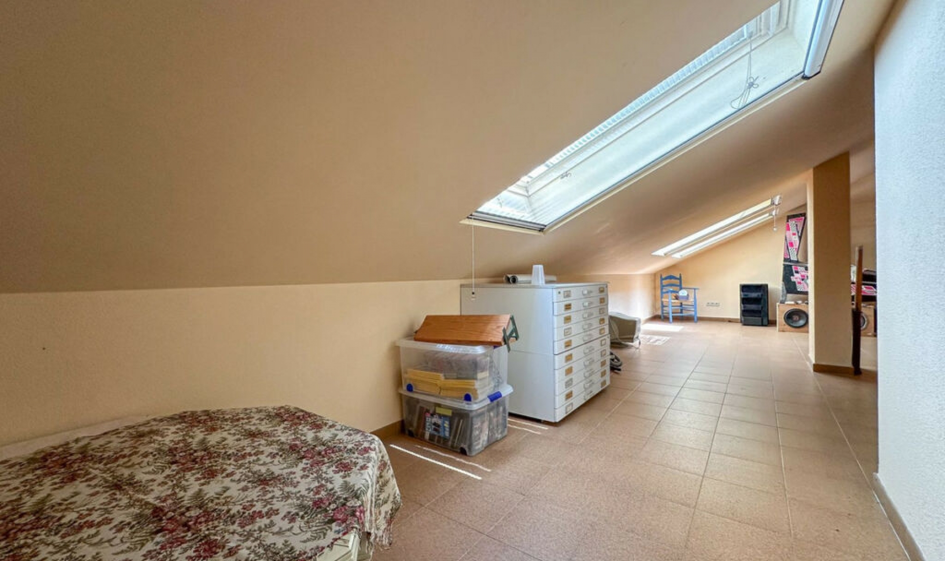 Resale - House -
Cerros del Aguila