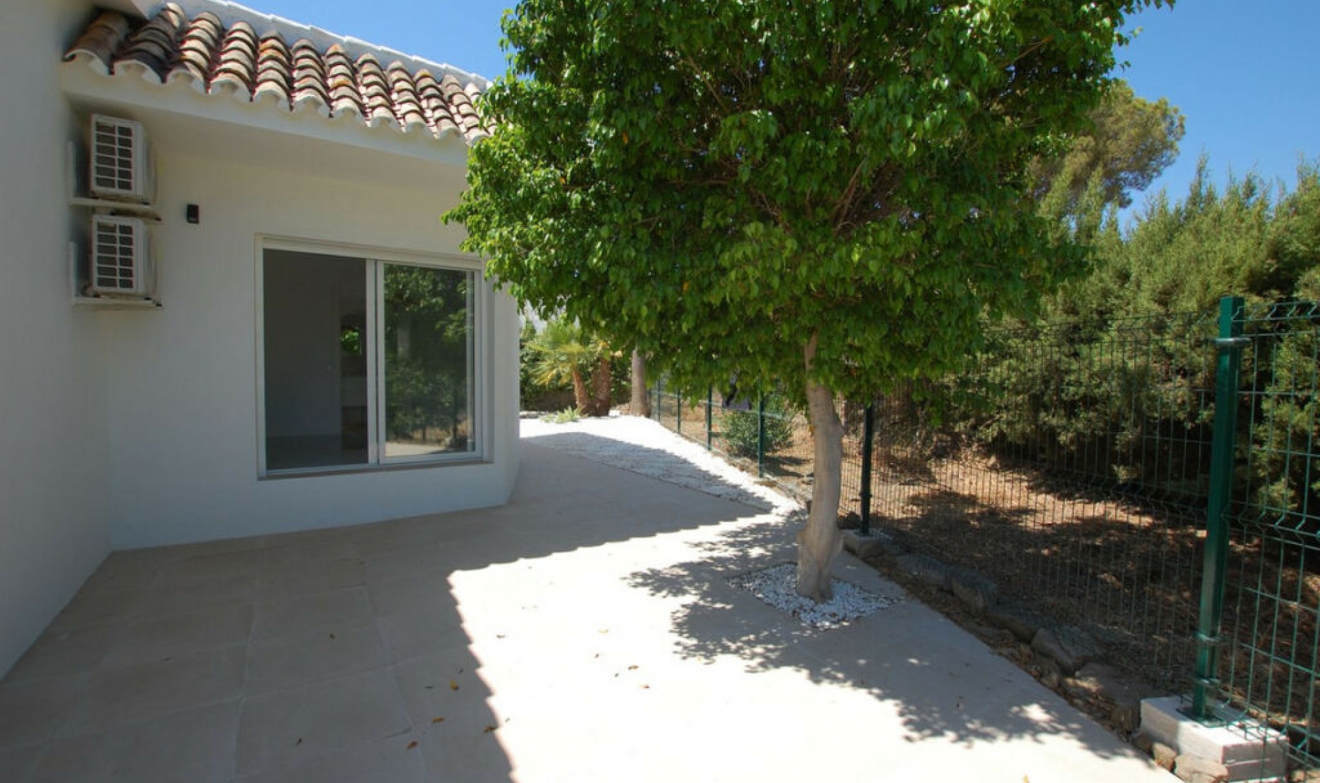 Resale - House -
Cerros del Aguila