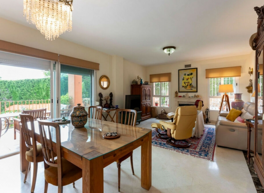 Resale - House -
Cerros del Aguila