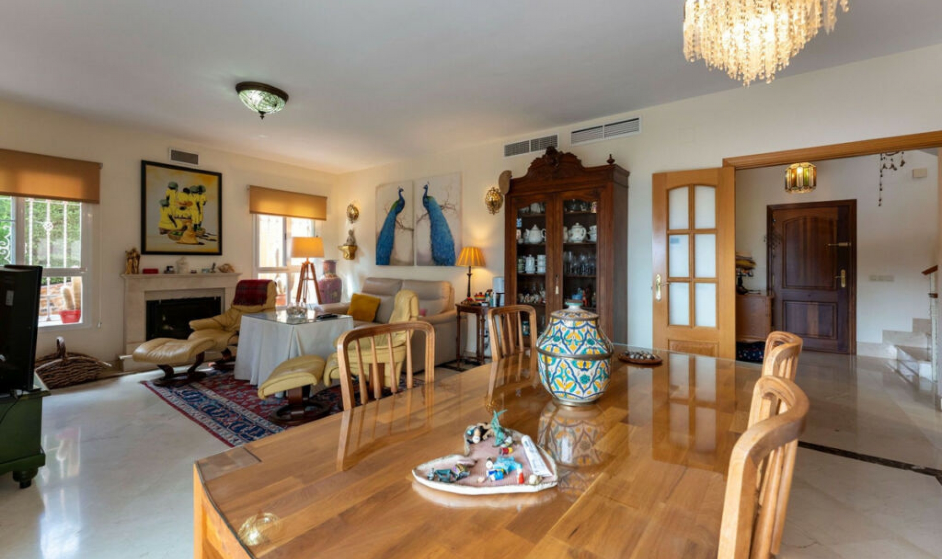 Resale - House -
Cerros del Aguila