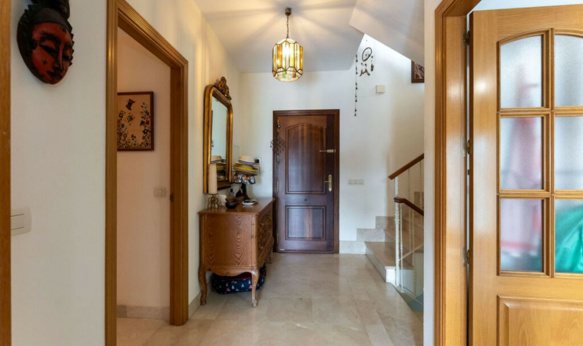 Resale - House -
Cerros del Aguila