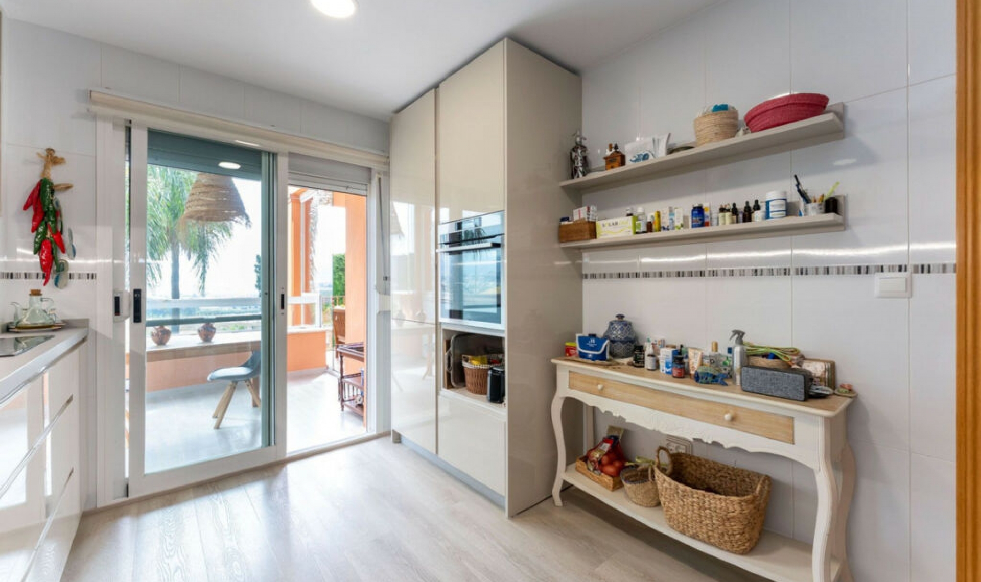 Resale - House -
Cerros del Aguila