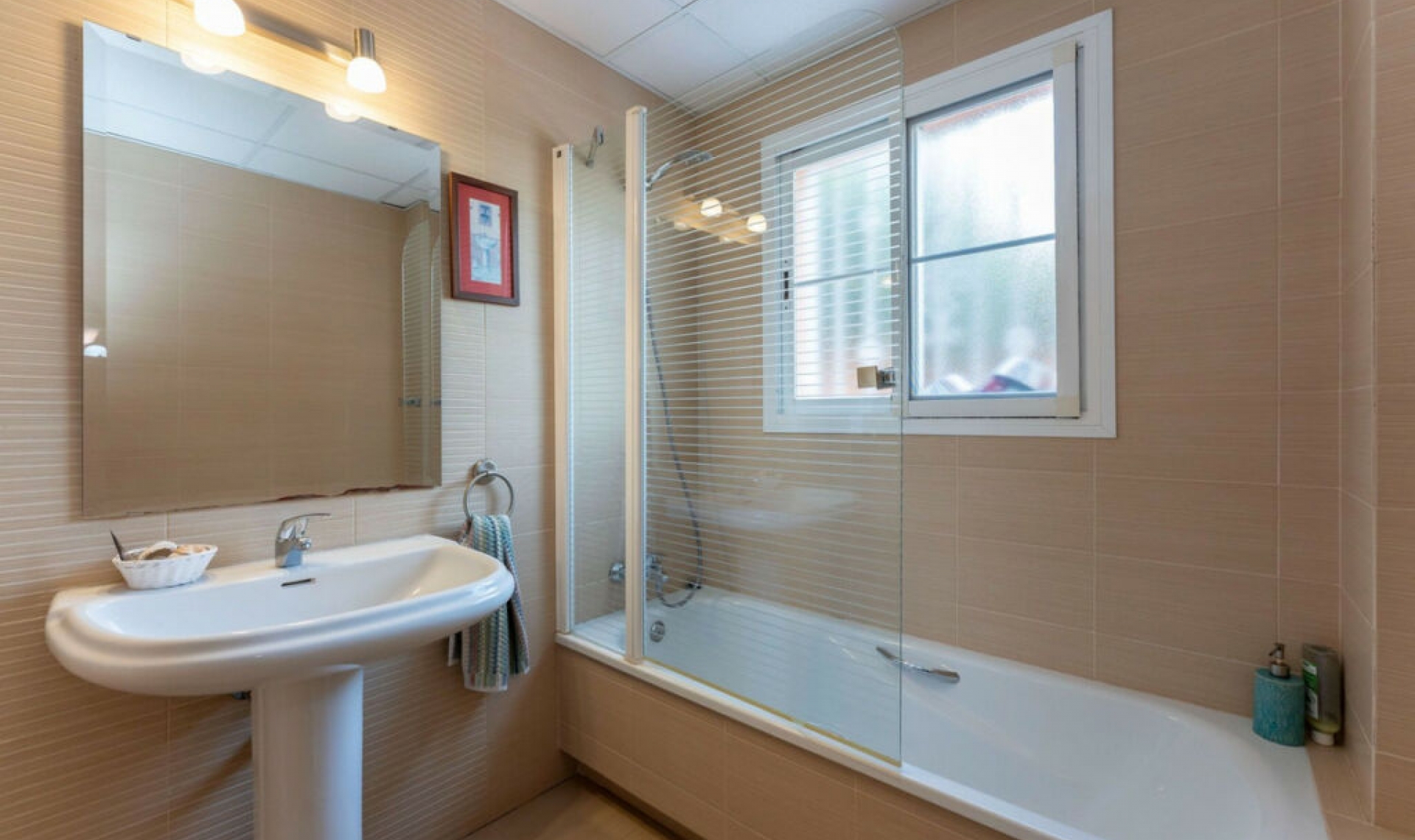 Resale - House -
Cerros del Aguila