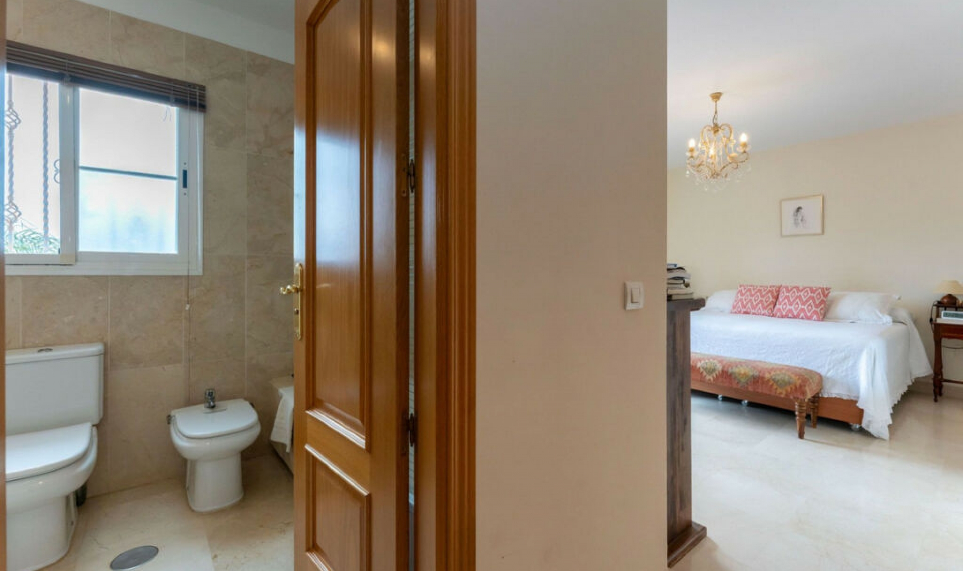 Resale - House -
Cerros del Aguila