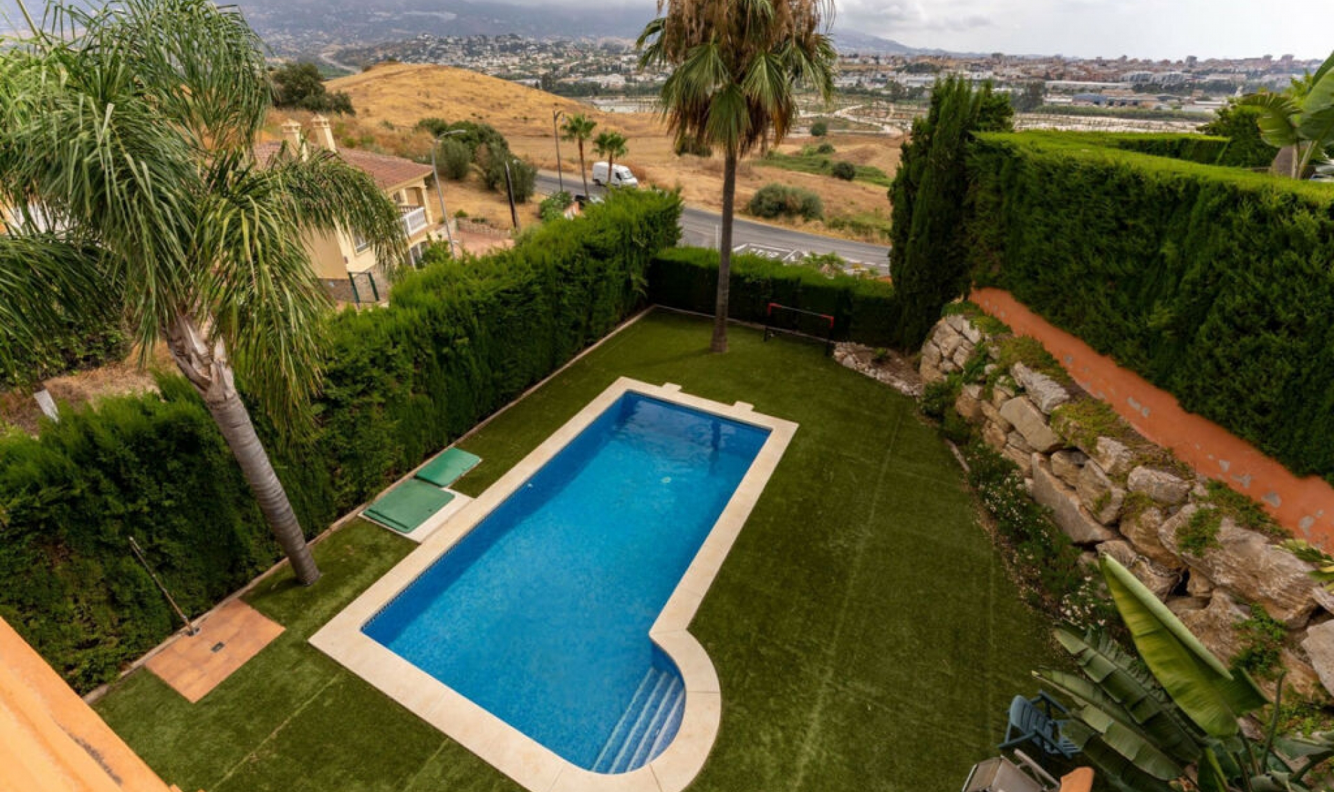 Resale - House -
Cerros del Aguila