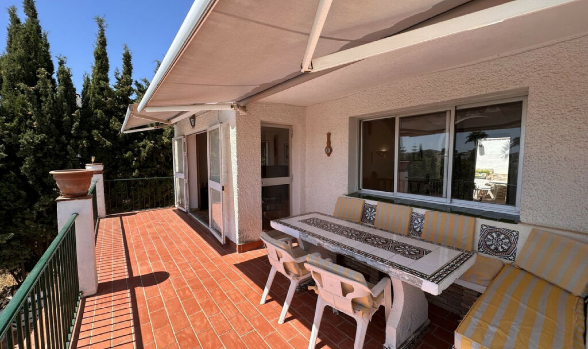 Resale - House -
Cerros del Aguila