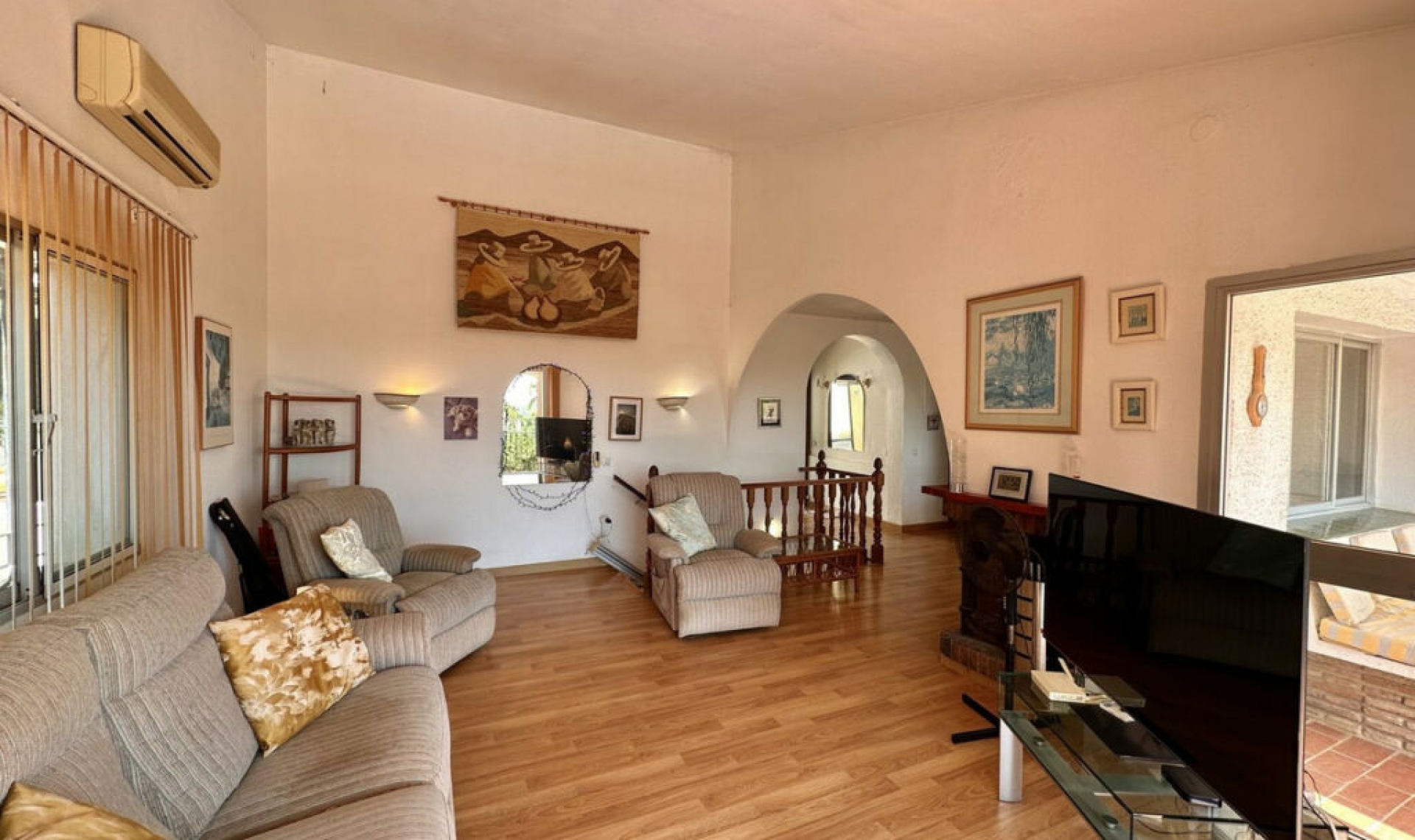 Resale - House -
Cerros del Aguila