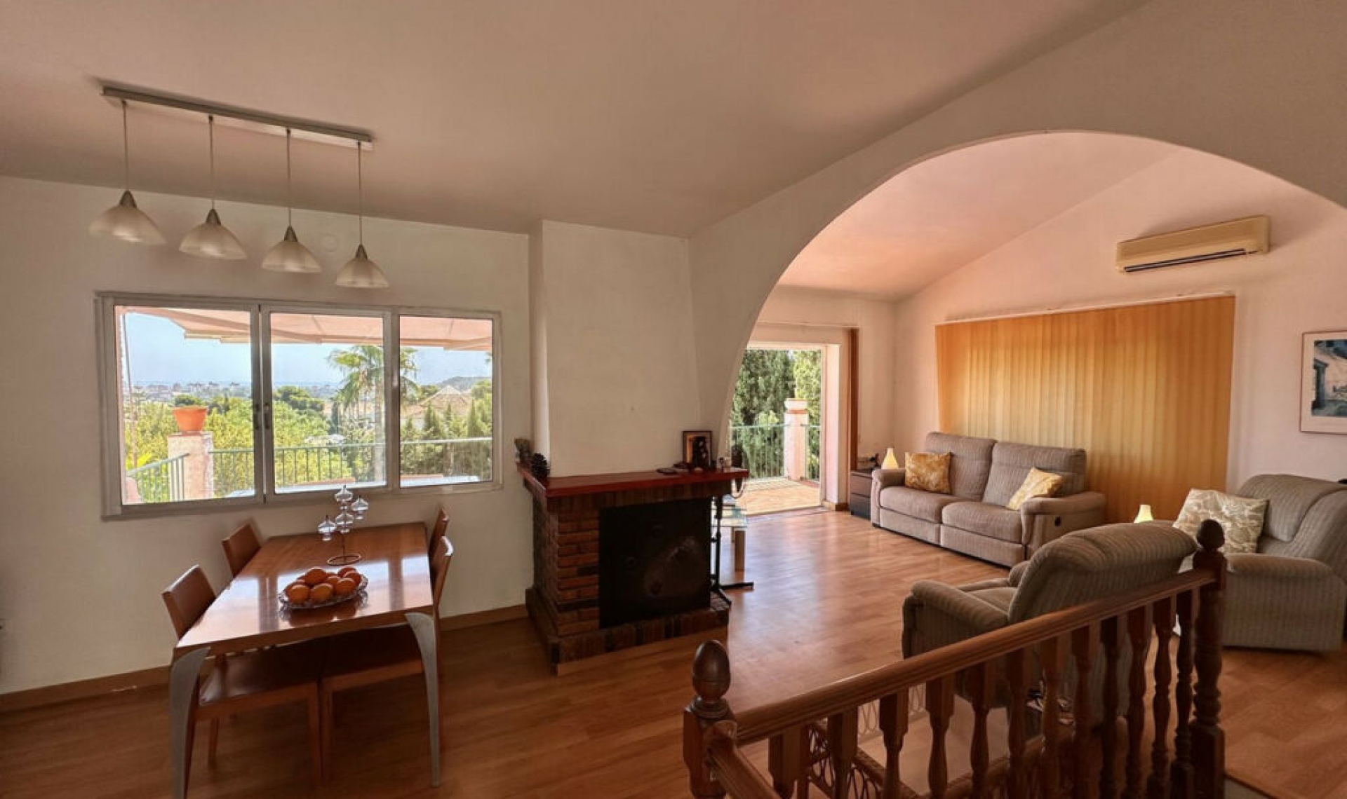 Resale - House -
Cerros del Aguila