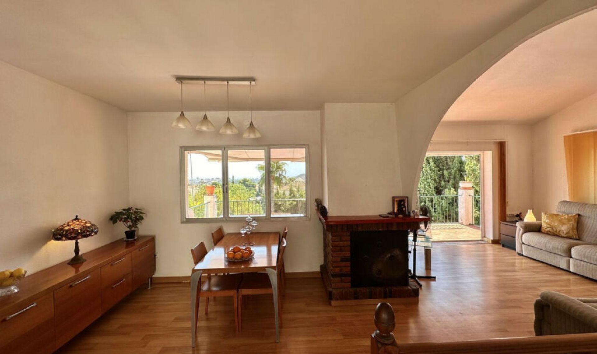 Resale - House -
Cerros del Aguila