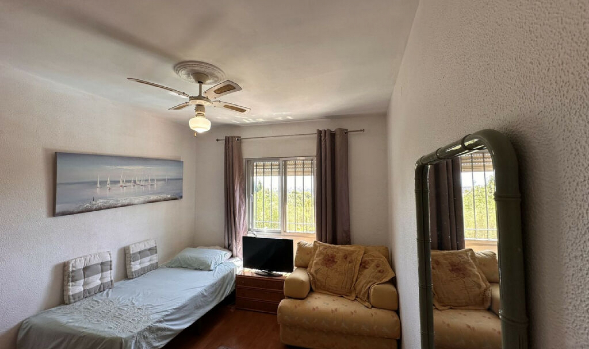 Resale - House -
Cerros del Aguila