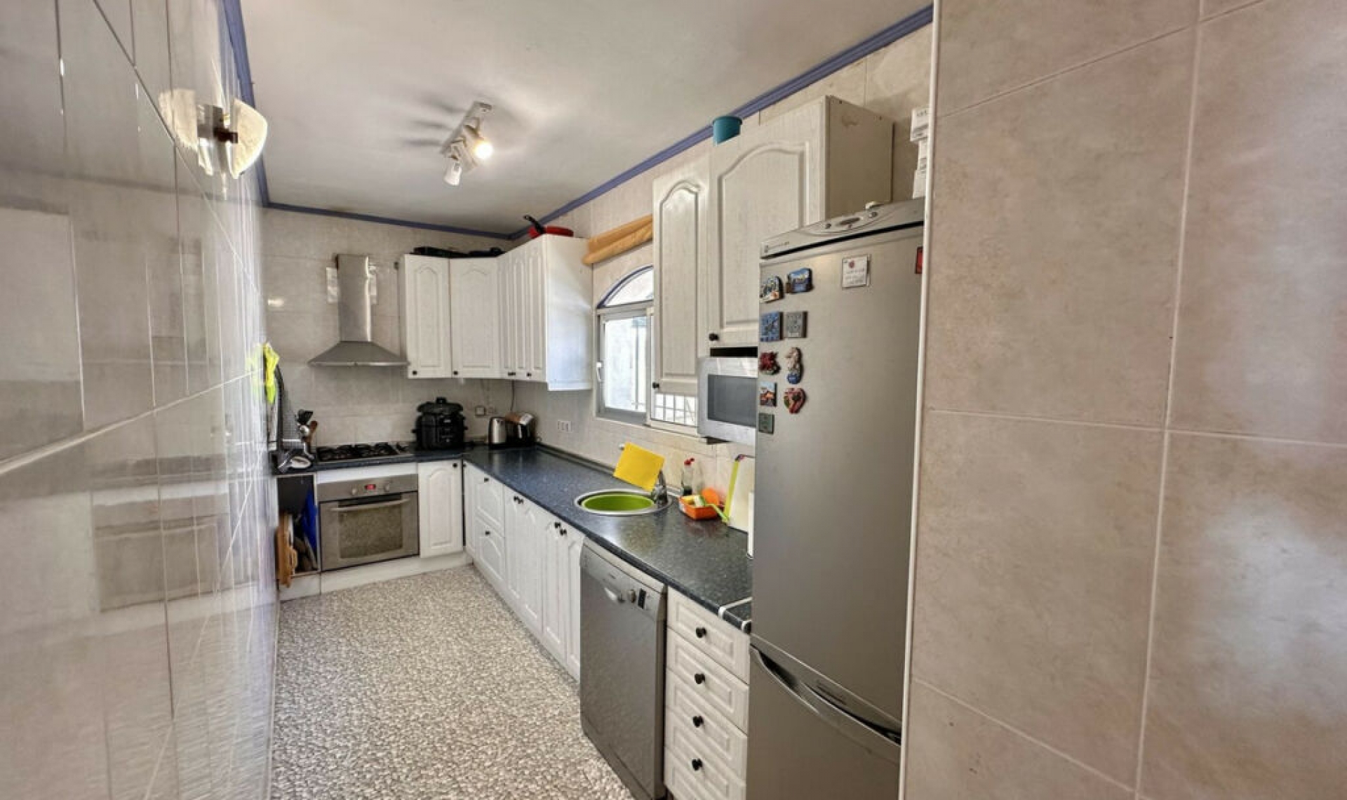 Resale - House -
Cerros del Aguila