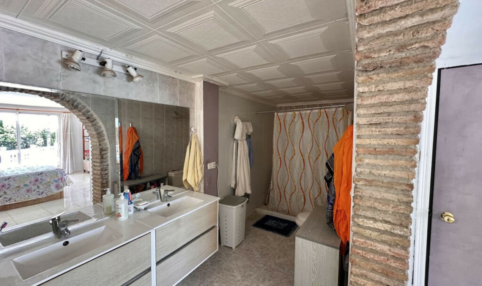 Resale - House -
Cerros del Aguila