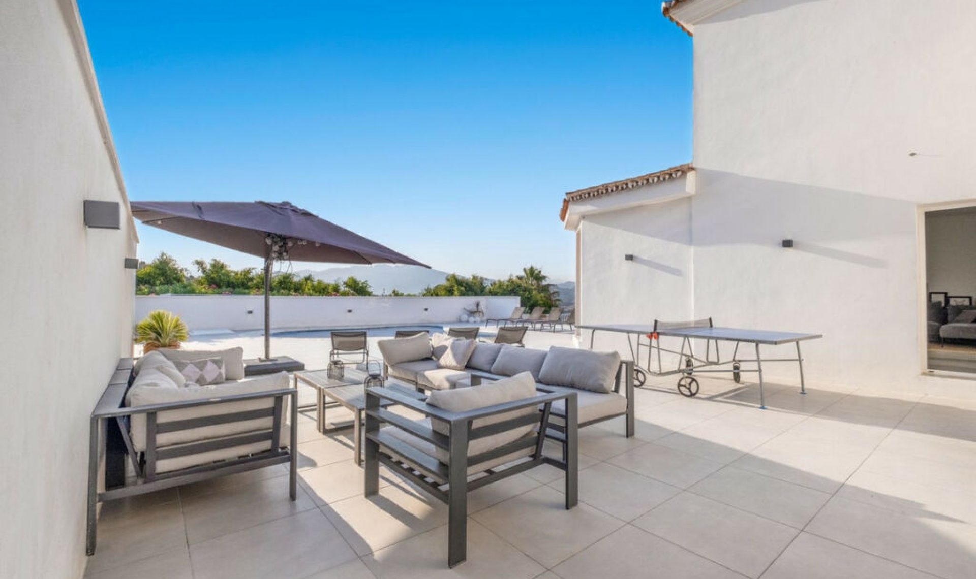 Resale - House -
Cerros del Aguila