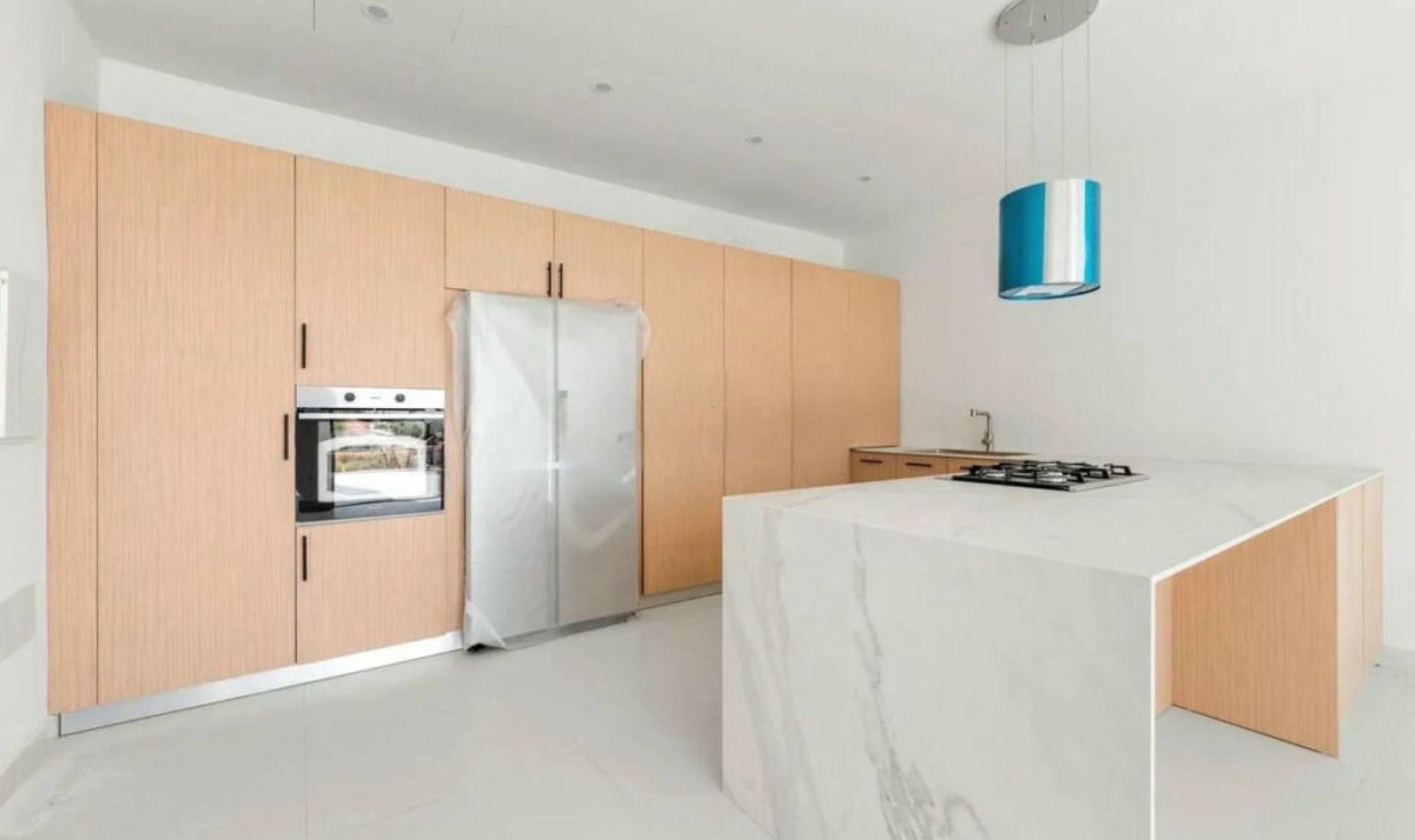 Resale - House -
Cerros del Aguila