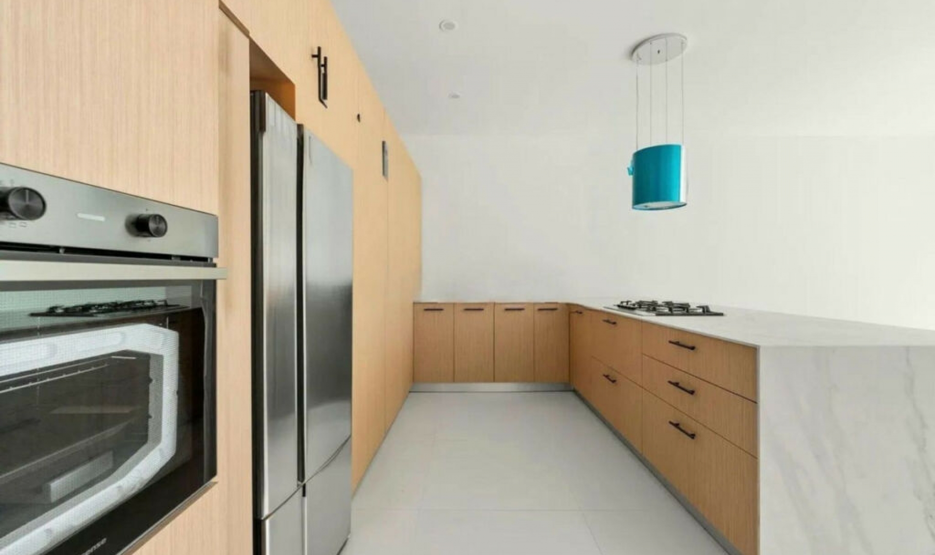 Resale - House -
Cerros del Aguila