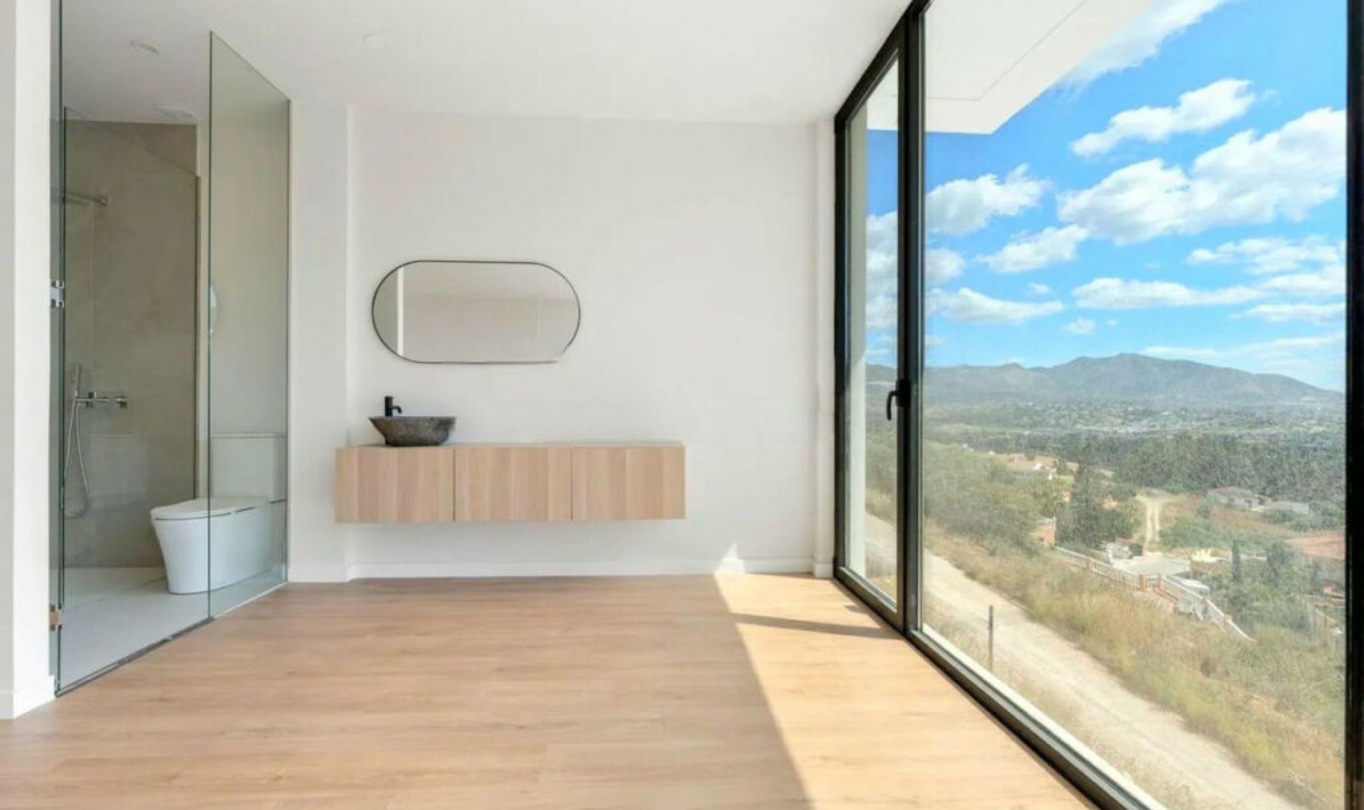 Resale - House -
Cerros del Aguila