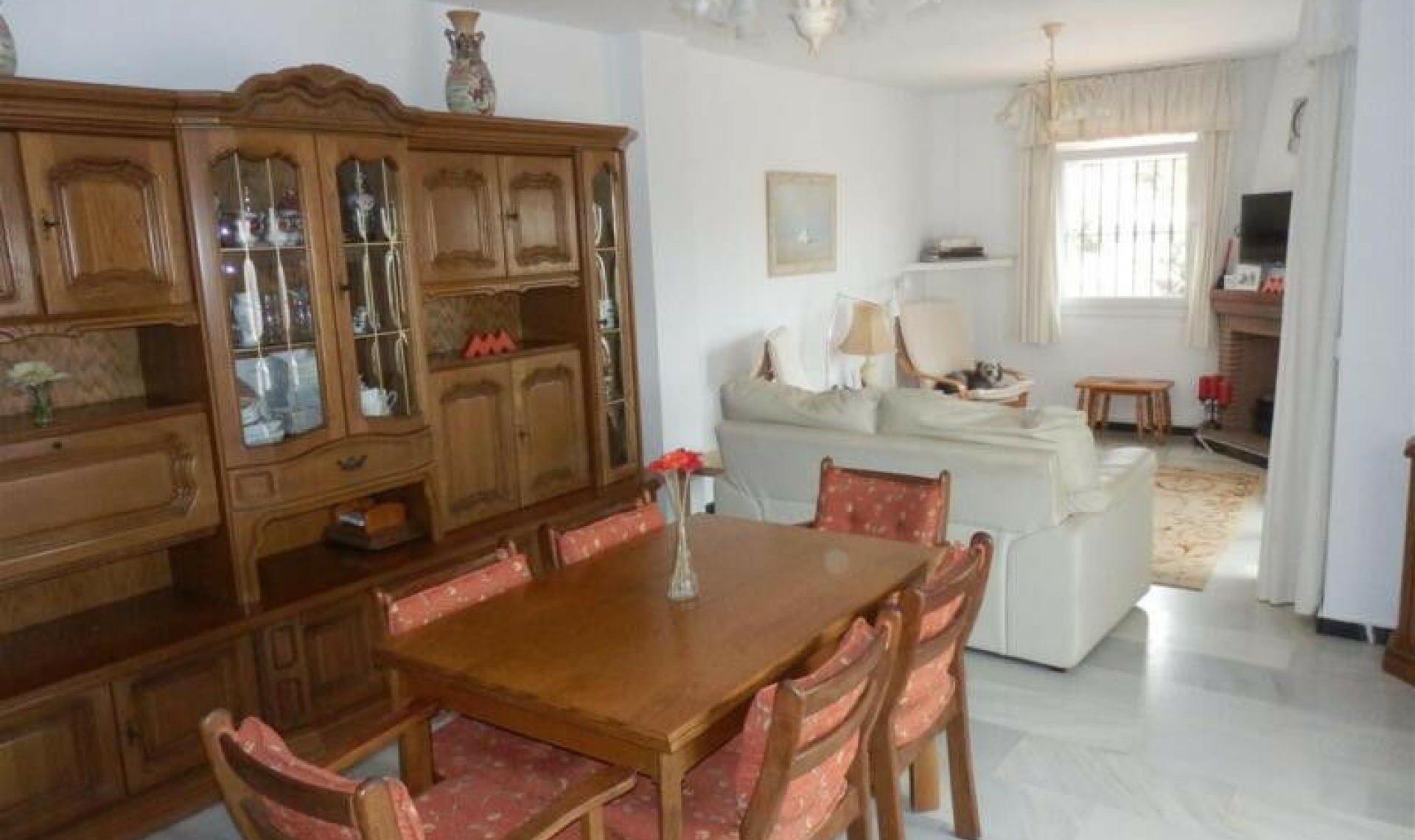 Resale - House -
Chilches