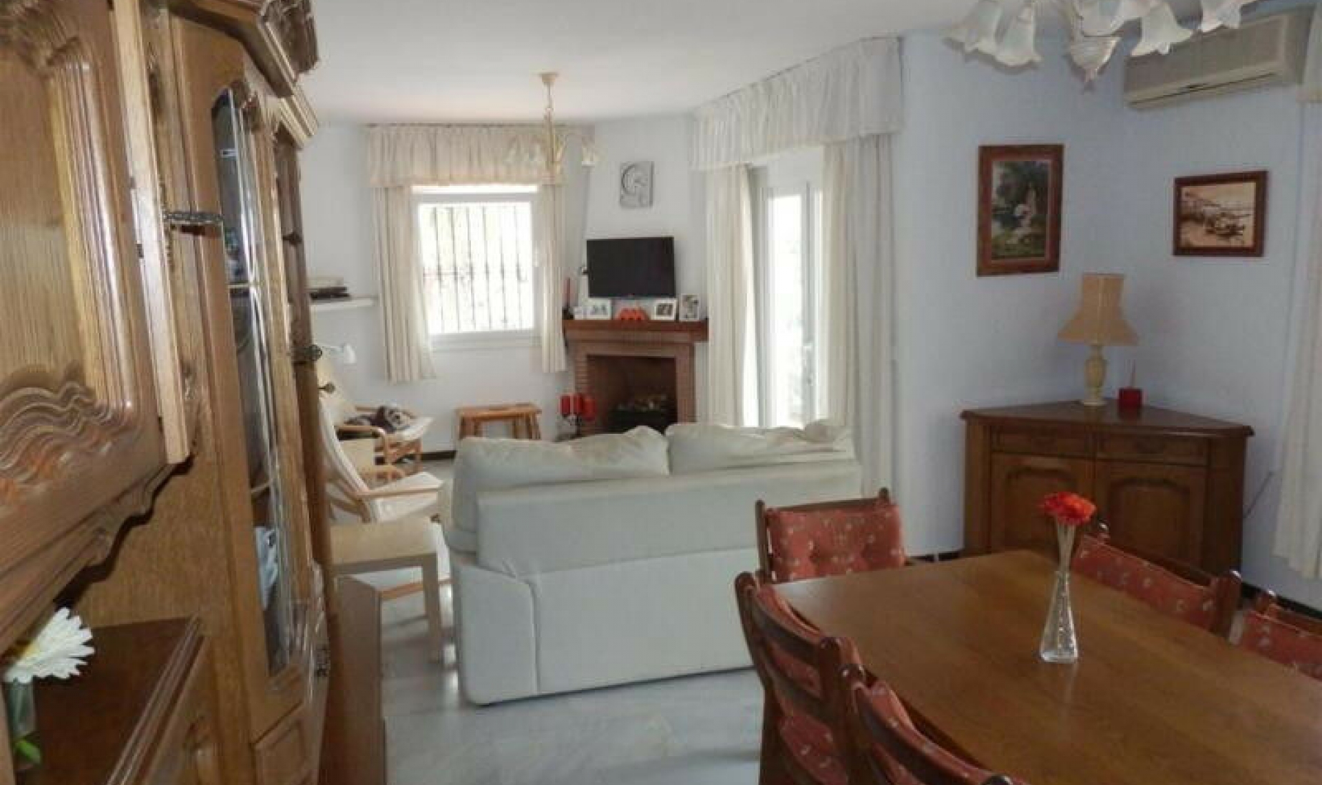 Resale - House -
Chilches