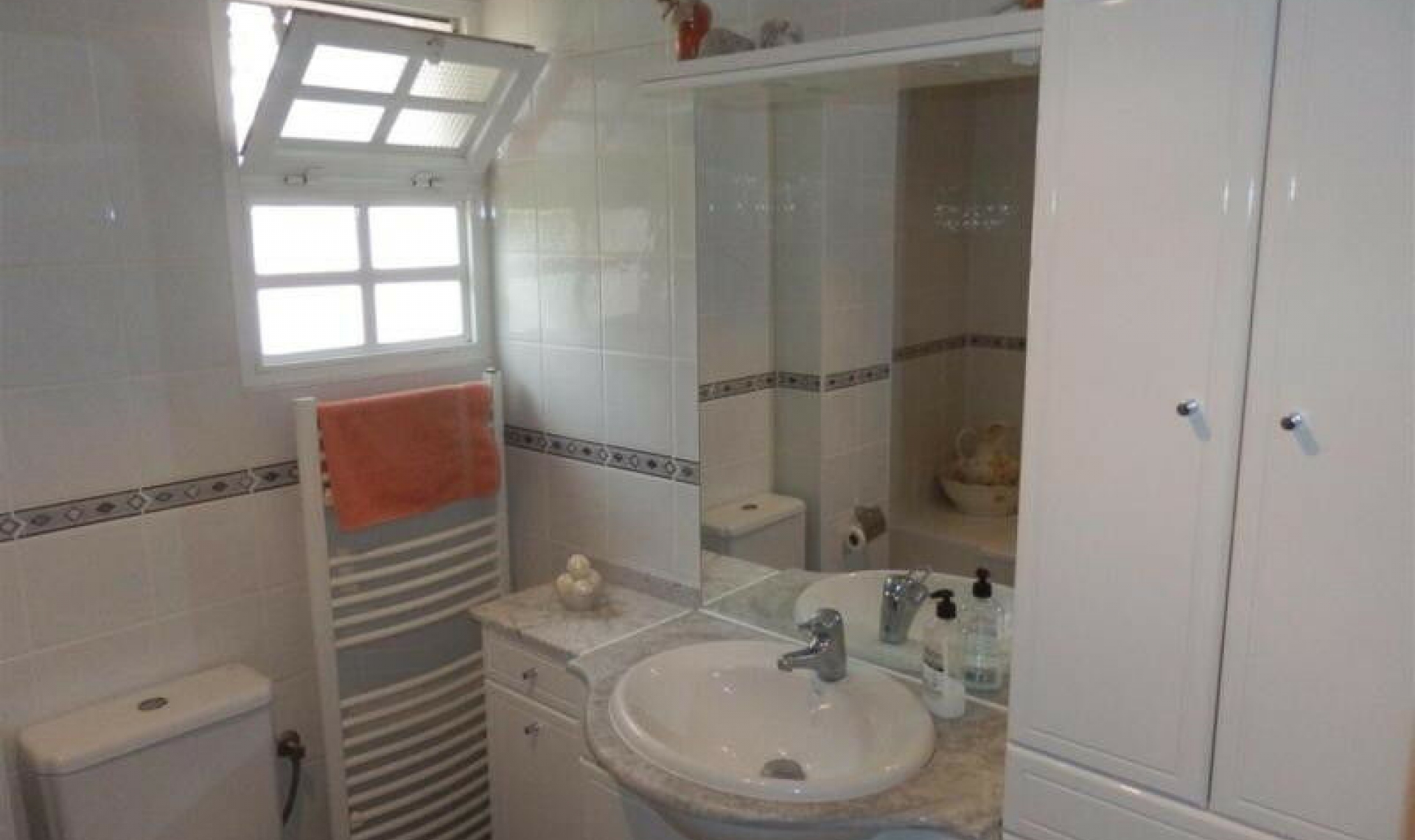 Resale - House -
Chilches