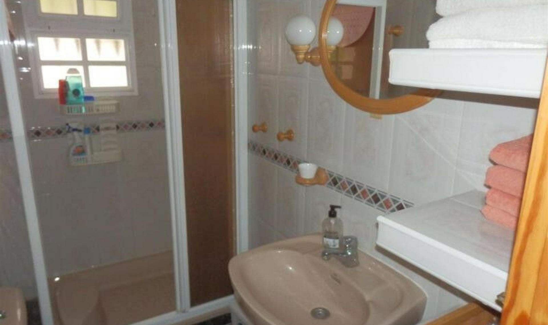 Resale - House -
Chilches